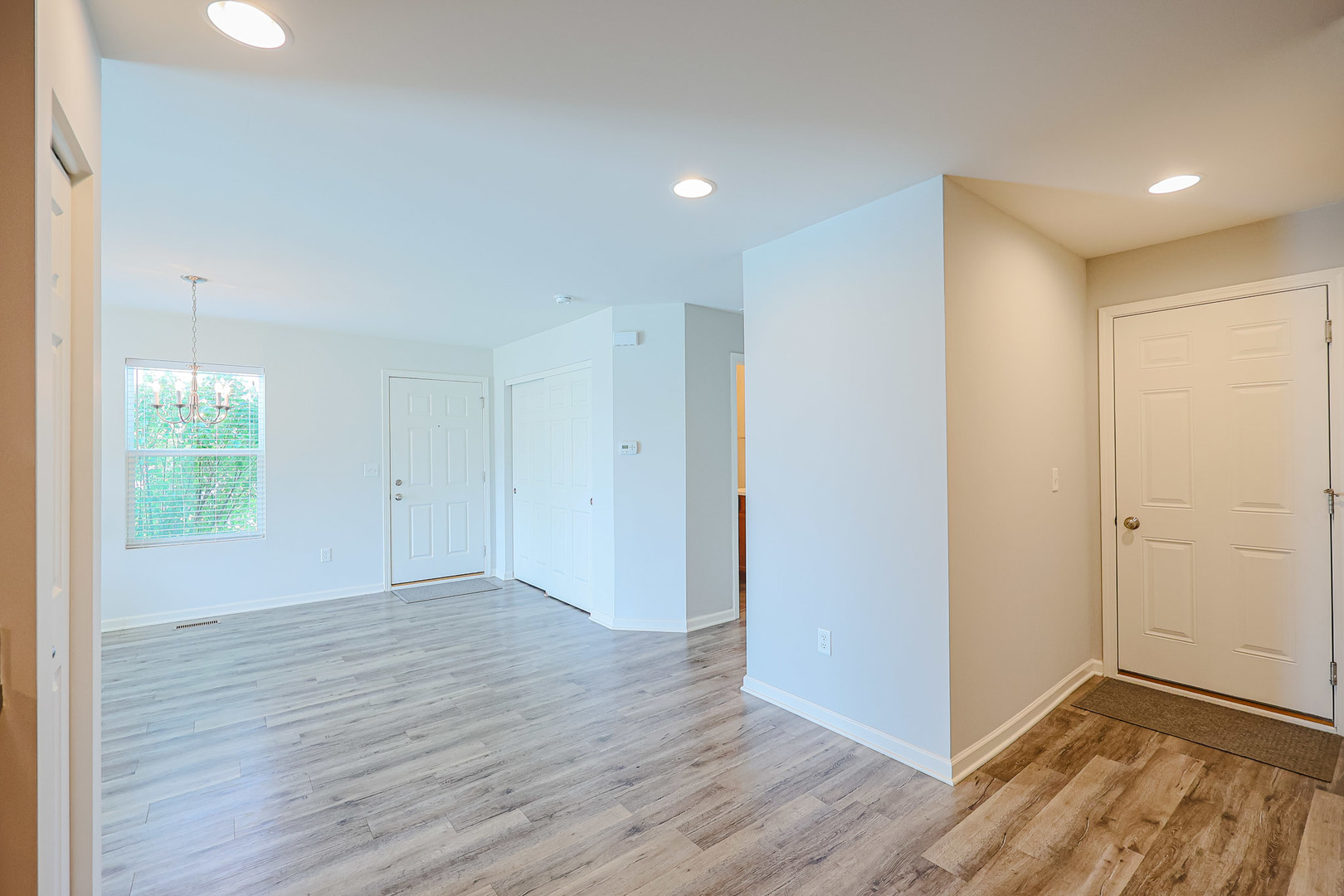 1049 Turin Drive, Hampshire, IL 60140