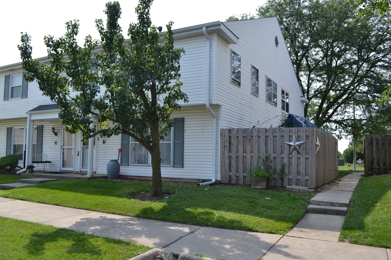 28V Fernwood Drive, Bolingbrook, IL 60440
