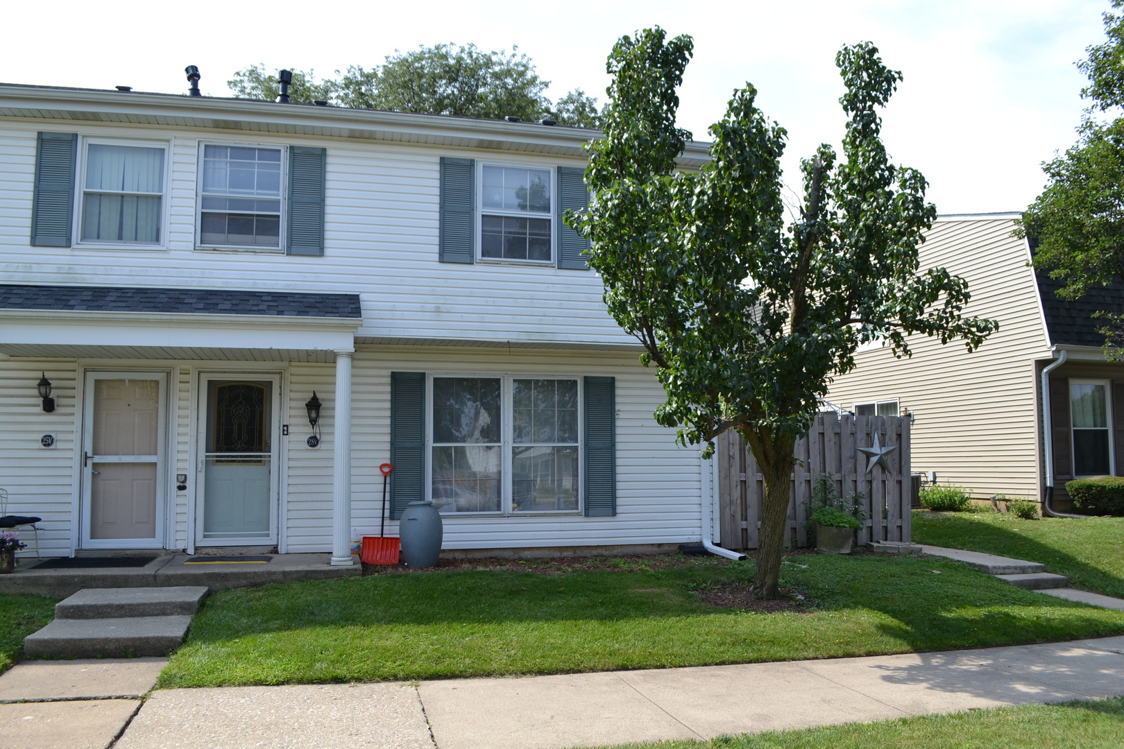 28V Fernwood Drive, Bolingbrook, IL 60440
