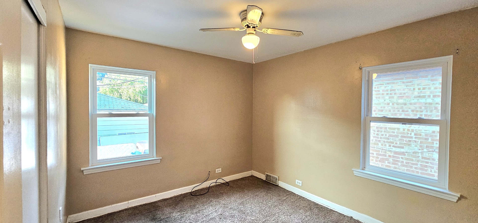 3110 W Jarvis Avenue, Chicago, IL 60645