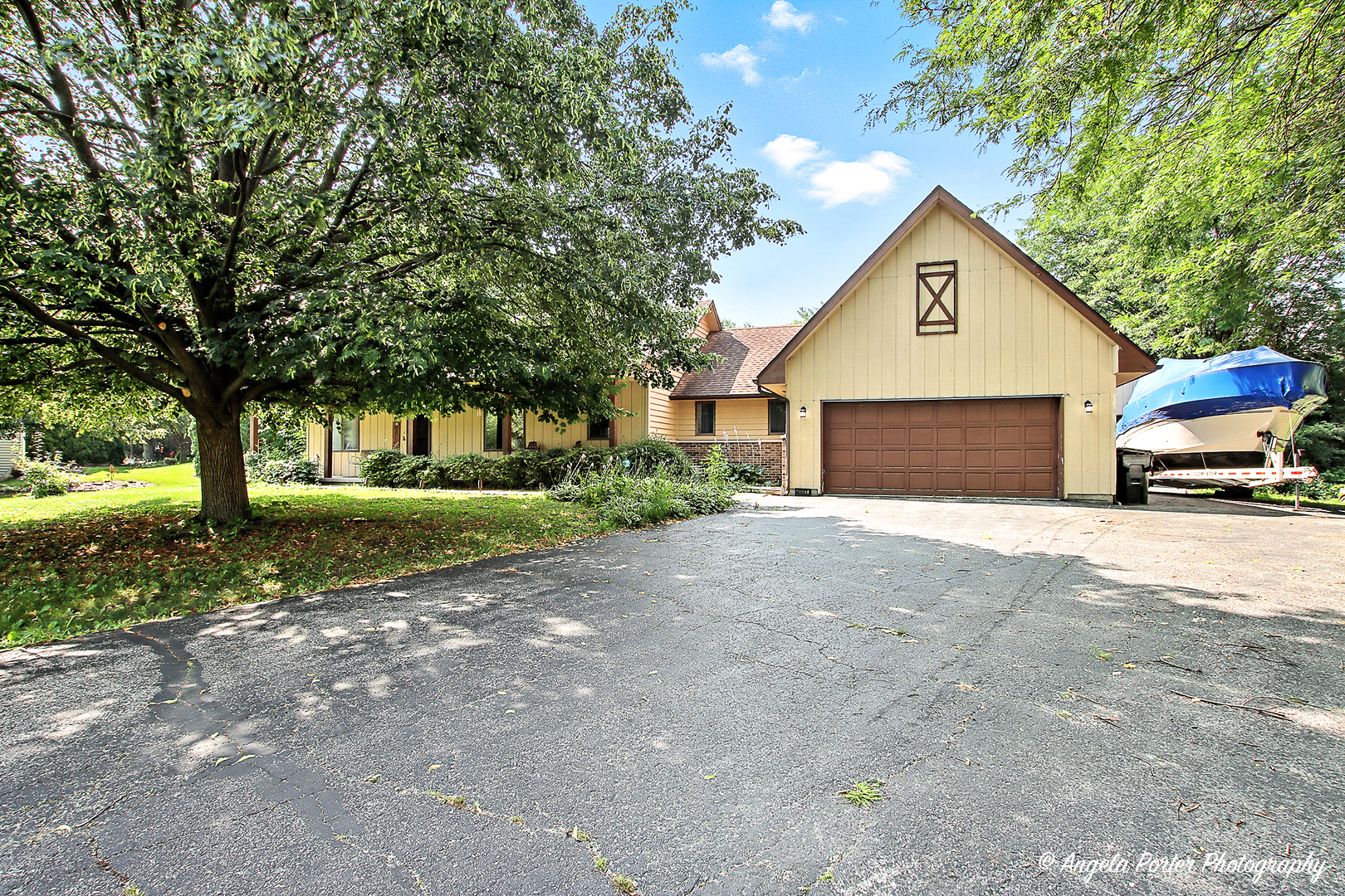 40553 N Trinity Lane, Antioch, IL 60002