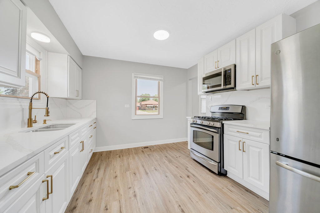 1304 Burnham Avenue, Calumet City, IL 60409