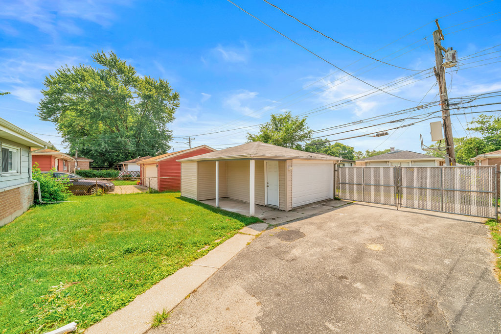 1304 Burnham Avenue, Calumet City, IL 60409
