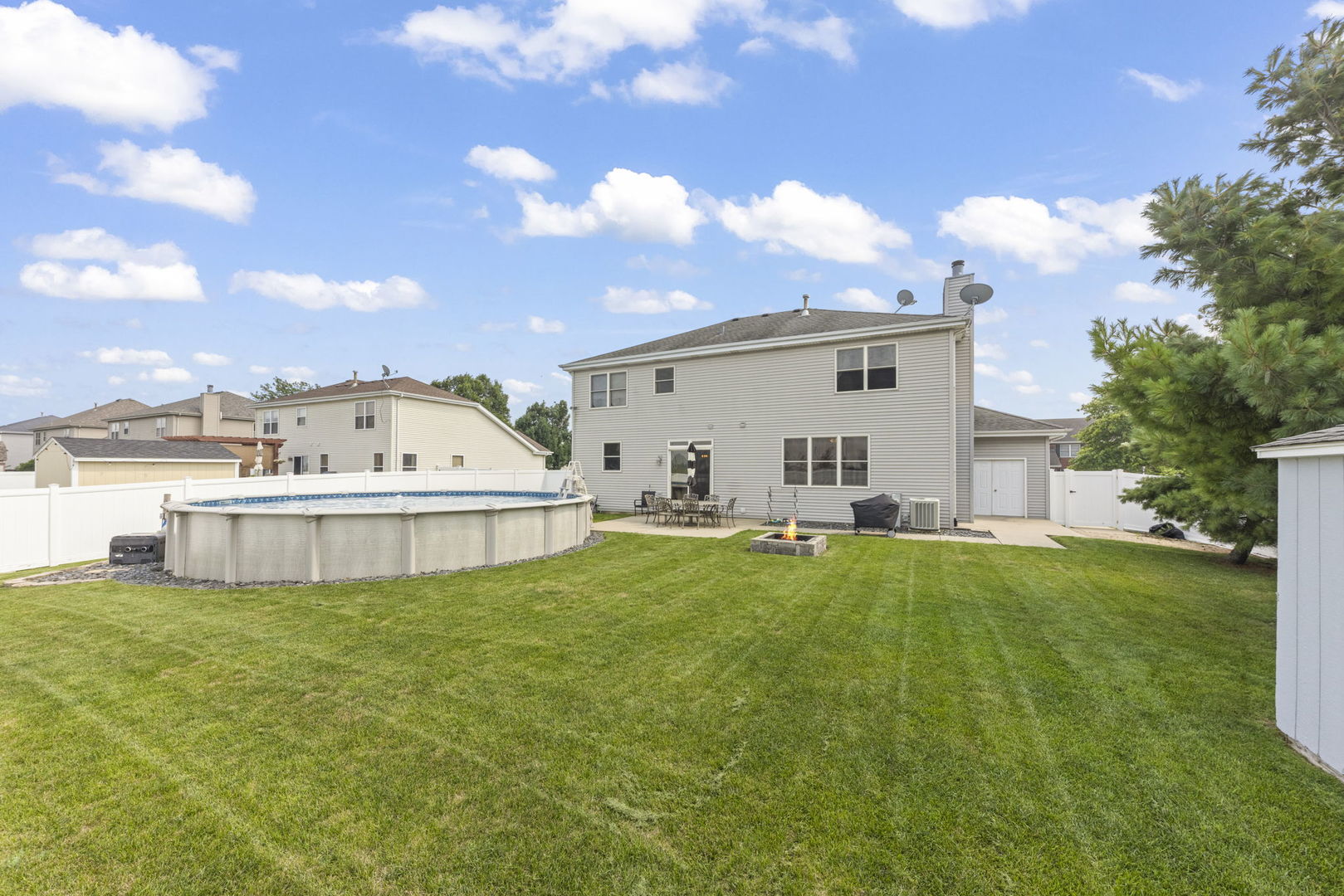 15500 Ridgefield Drive, Manhattan, IL 60442