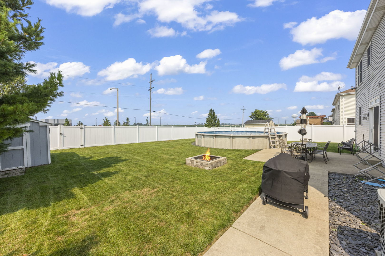 15500 Ridgefield Drive, Manhattan, IL 60442