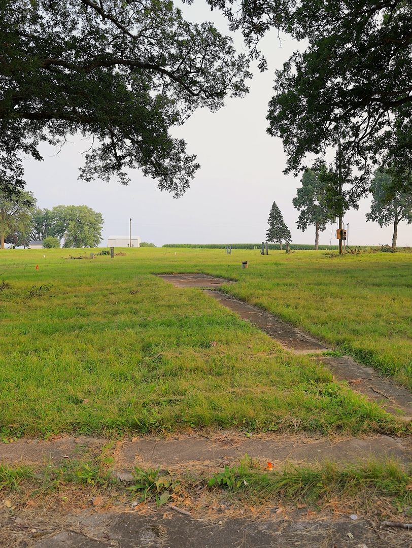 4500 E. River Road, Ridott, IL 61067