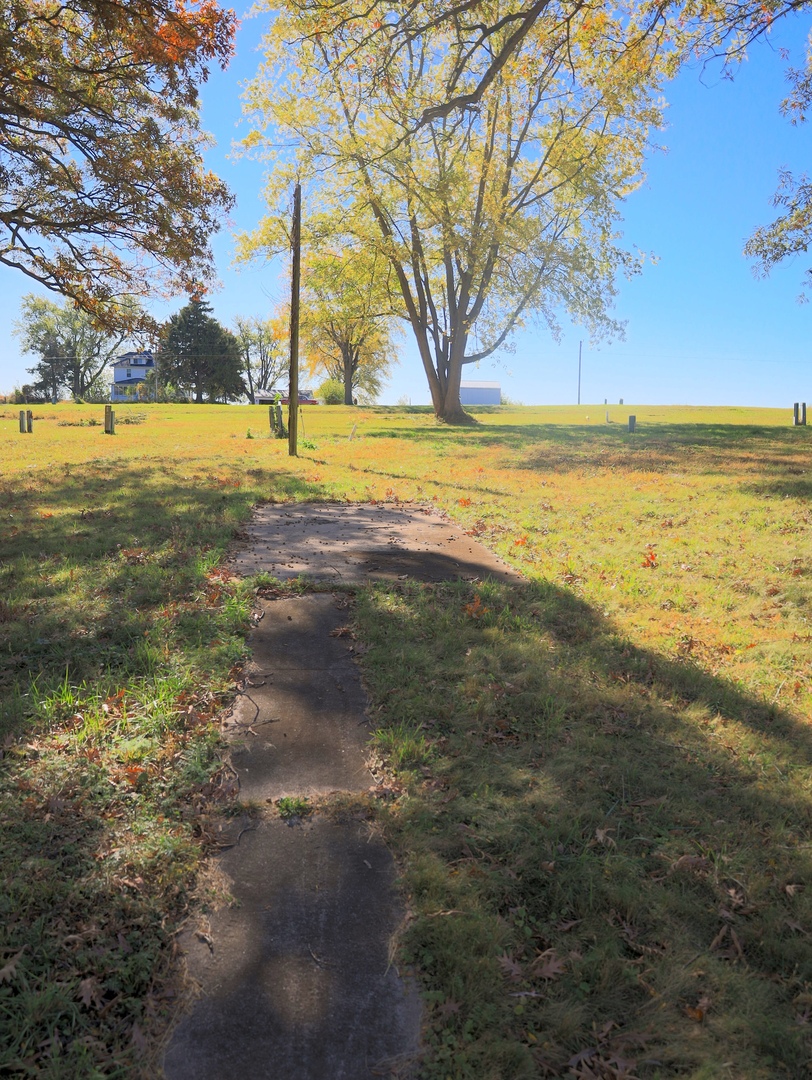 4500 E. River Road, Ridott, IL 61067