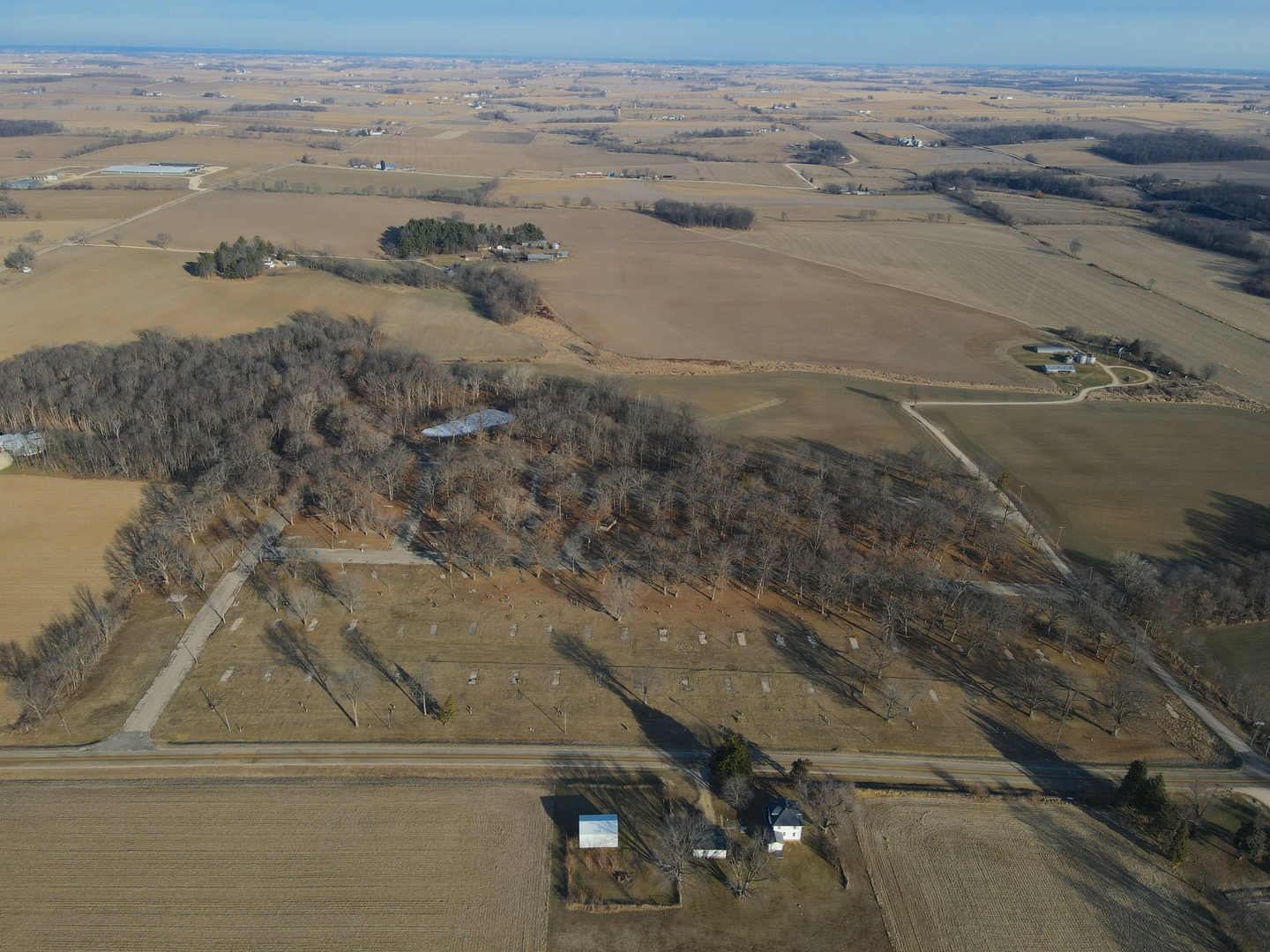 4500 E. River Road, Ridott, IL 61067