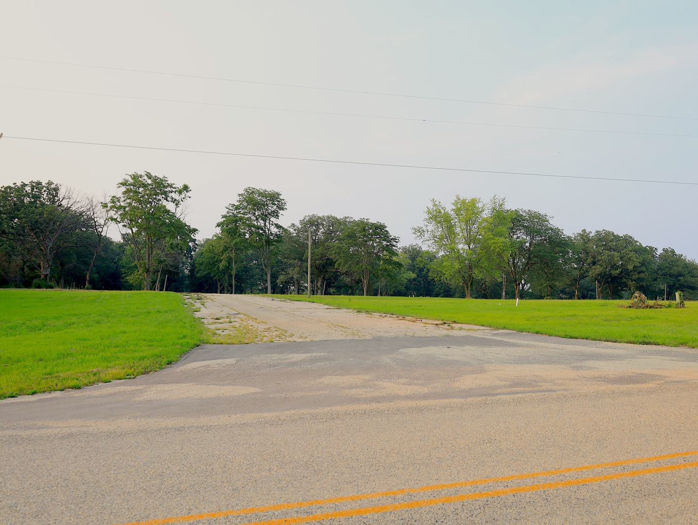 4500 E. River Road, Ridott, IL 61067