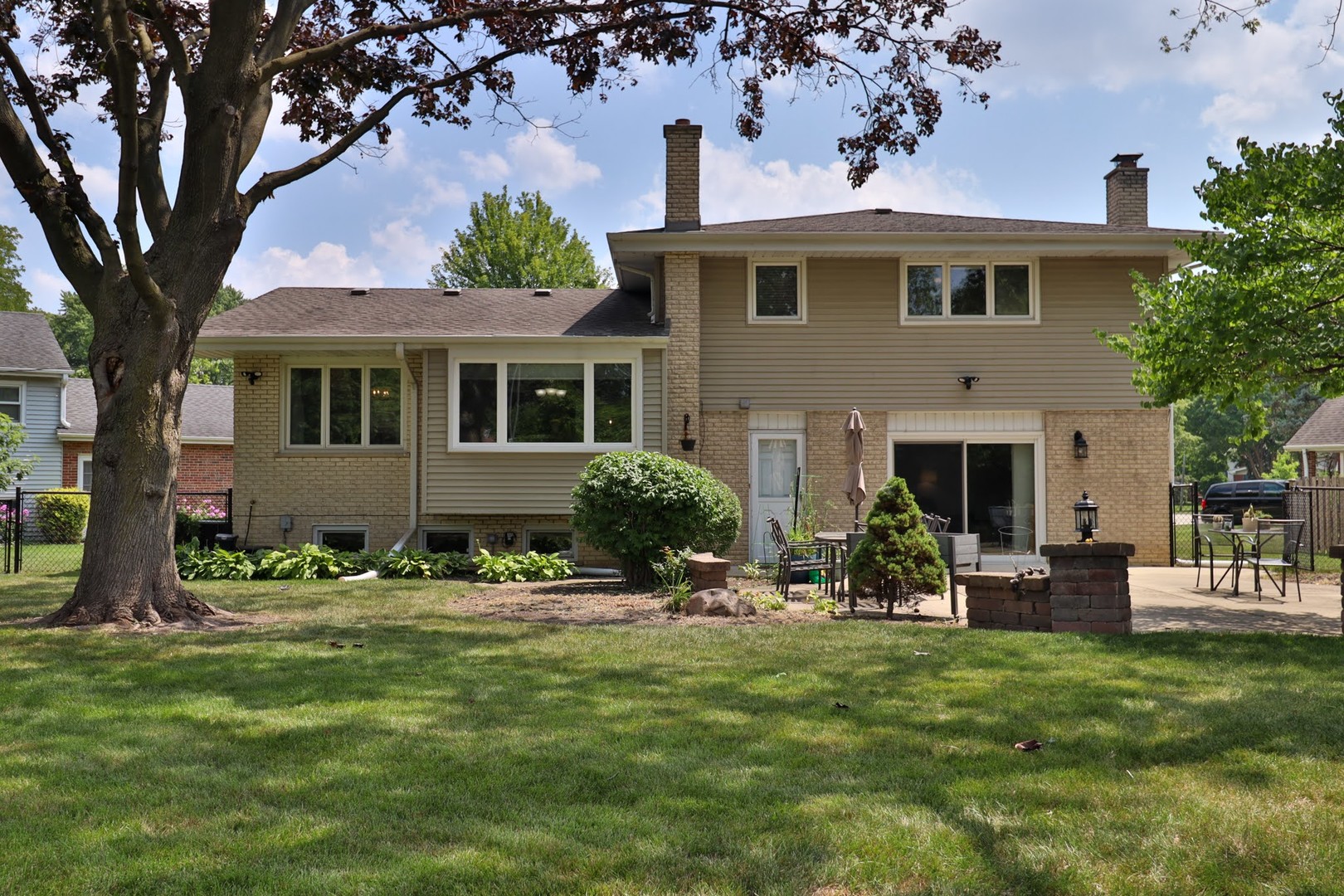502 S Reuter Drive, Arlington Heights, IL 60005