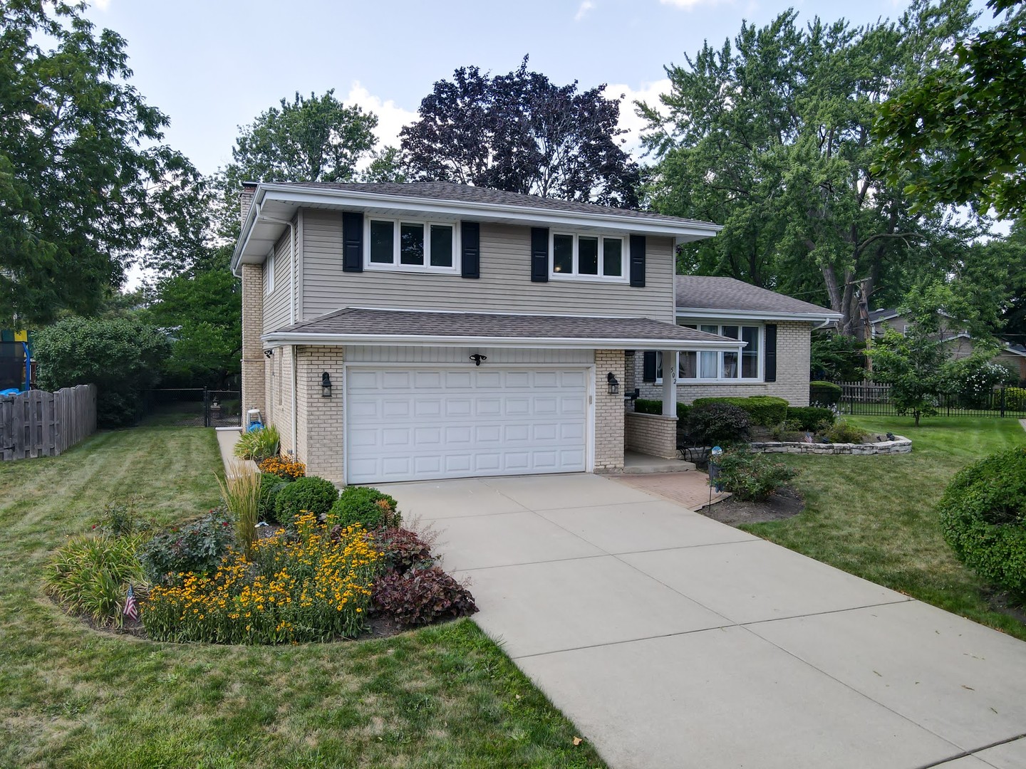 502 S Reuter Drive, Arlington Heights, IL 60005