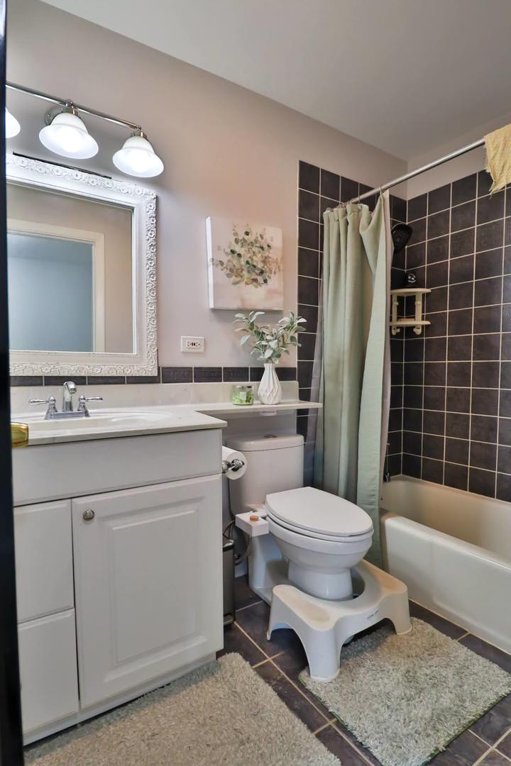 502 S Reuter Drive, Arlington Heights, IL 60005