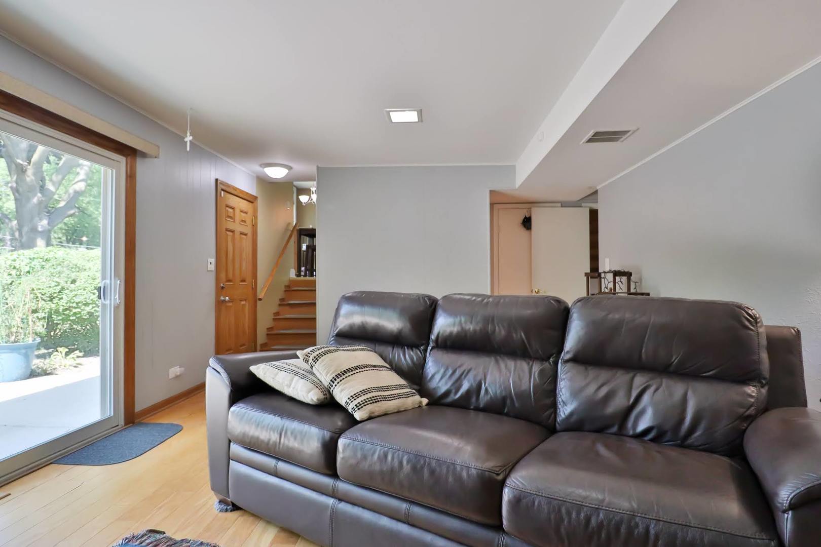 502 S Reuter Drive, Arlington Heights, IL 60005