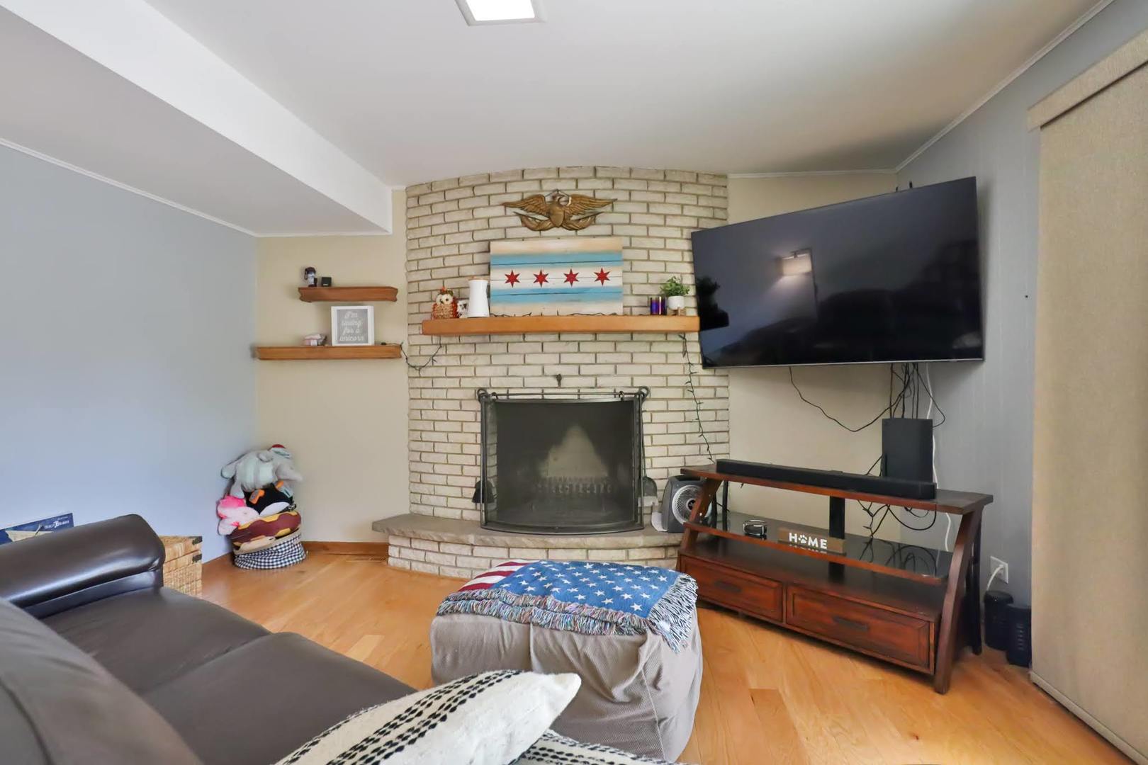 502 S Reuter Drive, Arlington Heights, IL 60005