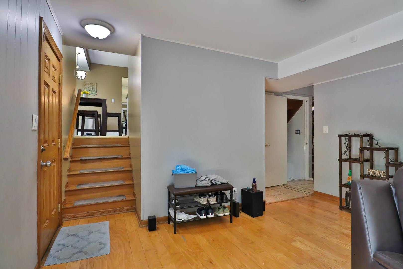 502 S Reuter Drive, Arlington Heights, IL 60005
