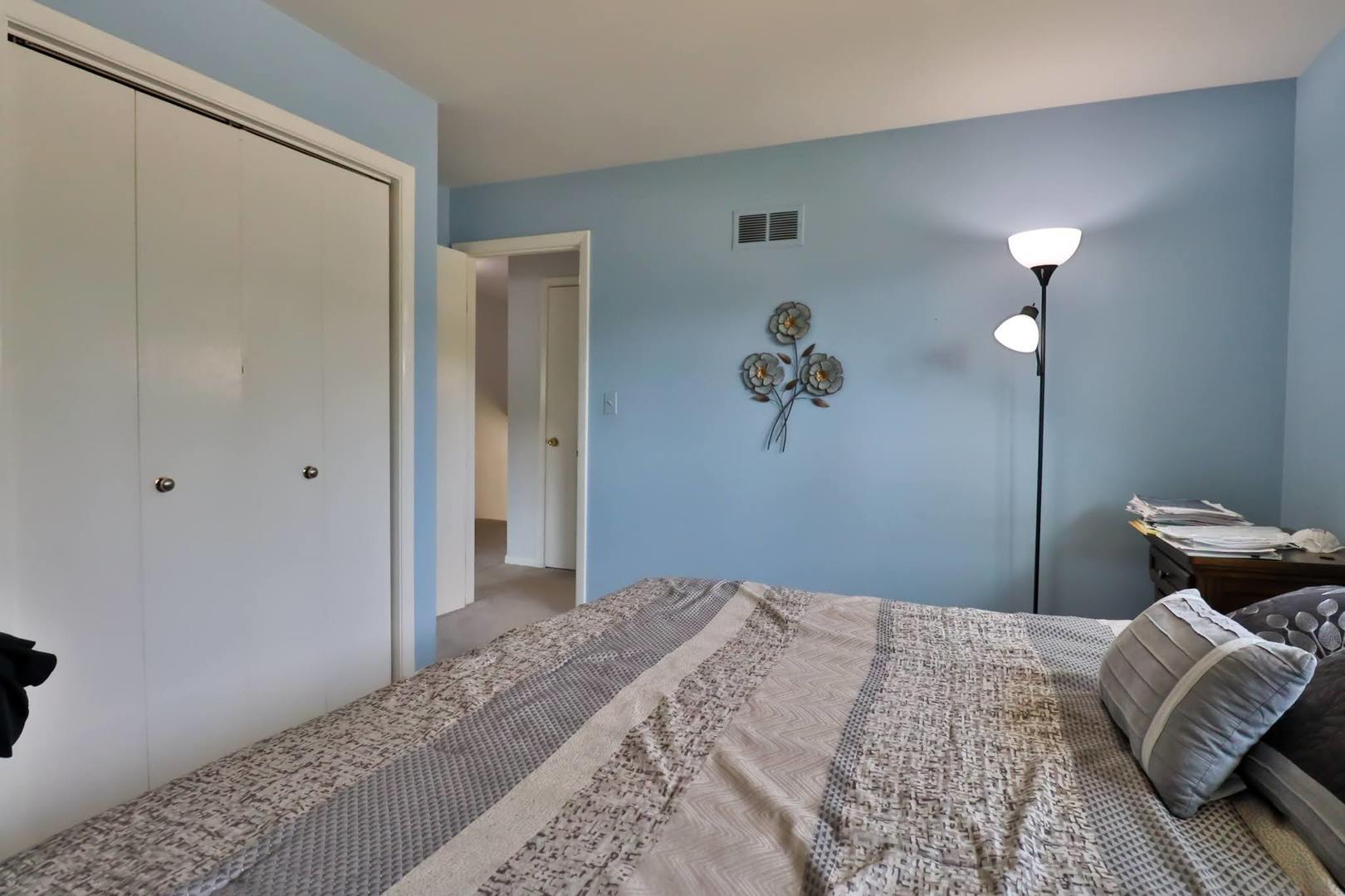 502 S Reuter Drive, Arlington Heights, IL 60005