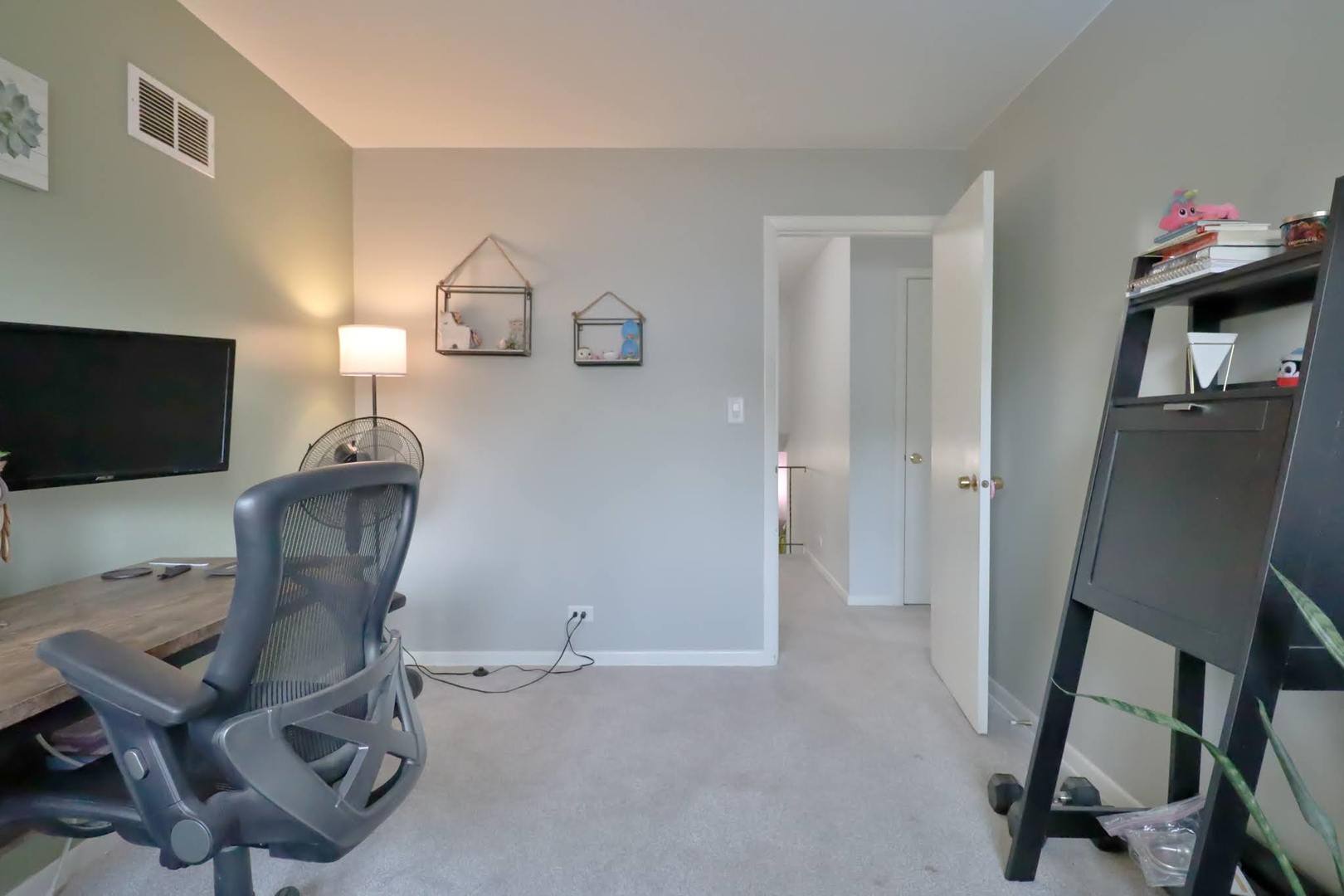 502 S Reuter Drive, Arlington Heights, IL 60005