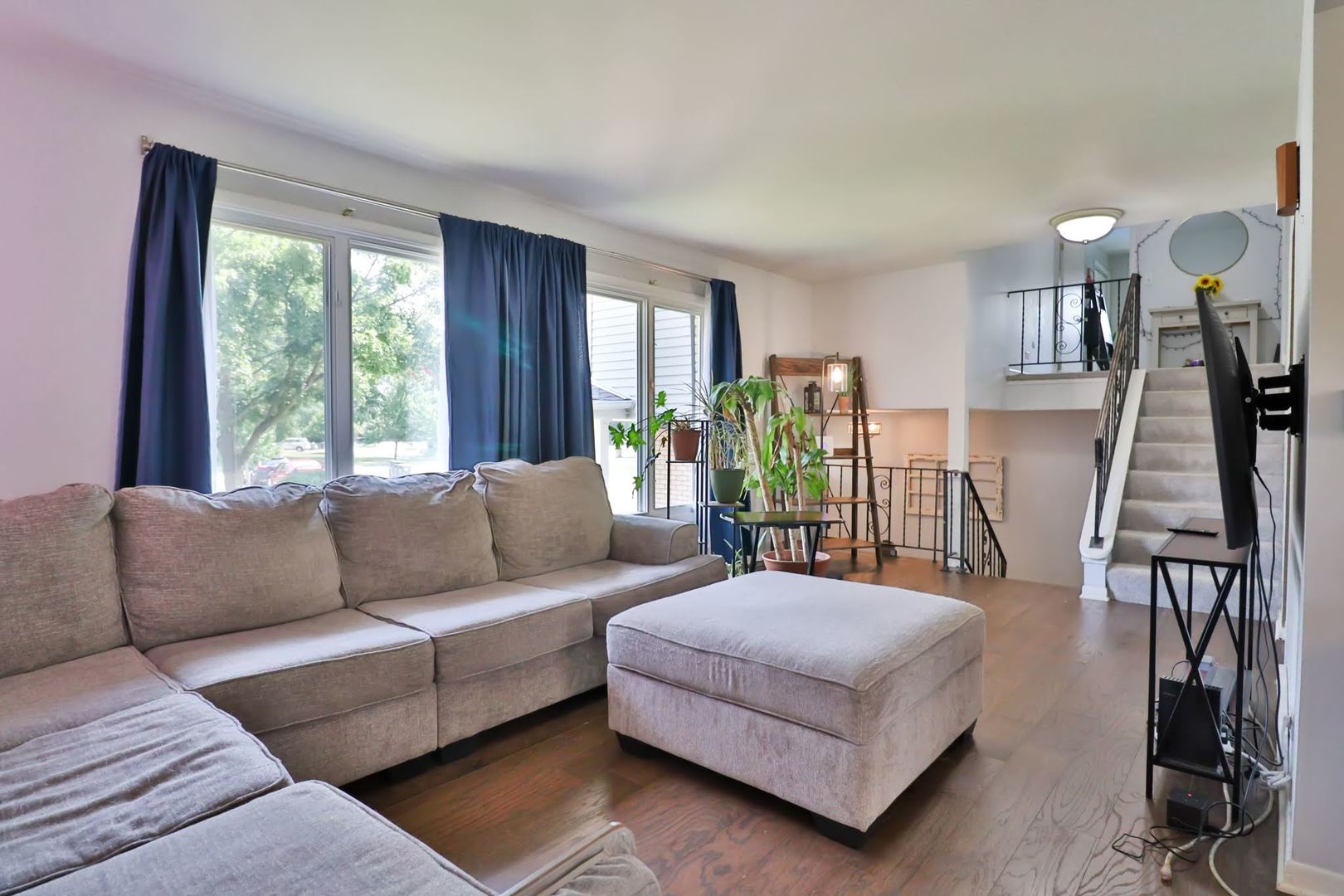 502 S Reuter Drive, Arlington Heights, IL 60005