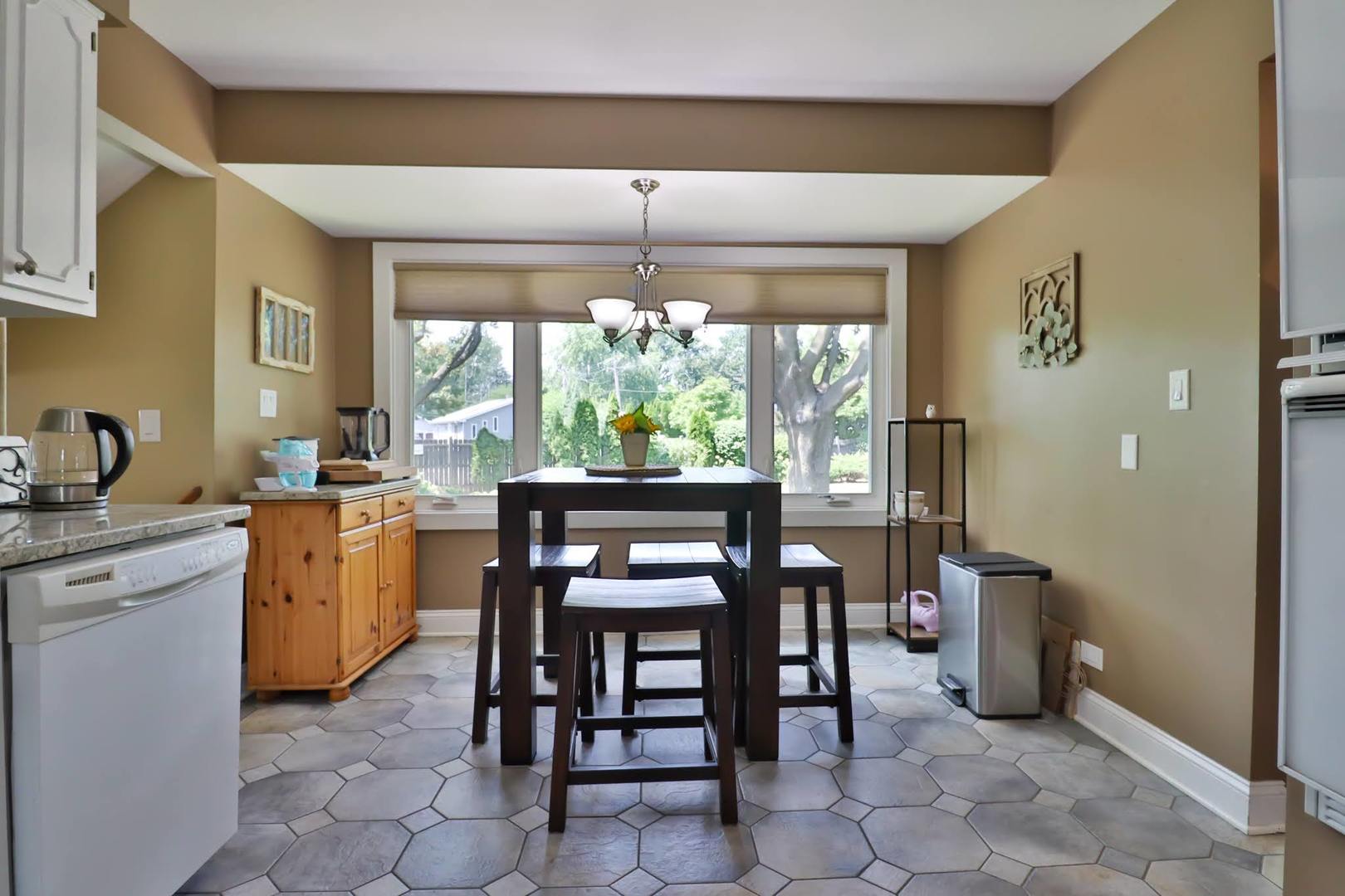 502 S Reuter Drive, Arlington Heights, IL 60005