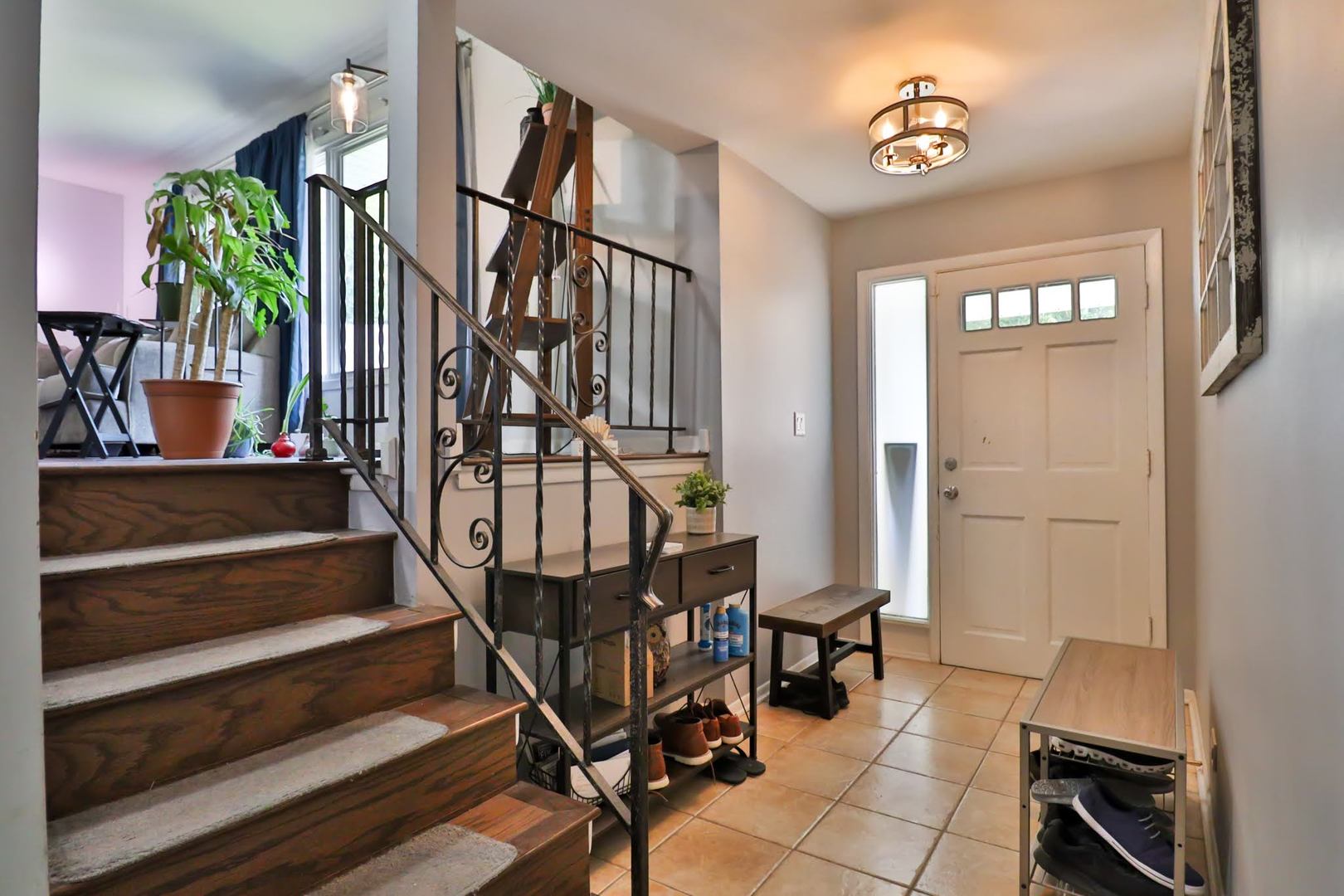 502 S Reuter Drive, Arlington Heights, IL 60005