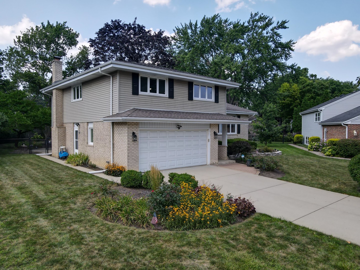 502 S Reuter Drive, Arlington Heights, IL 60005