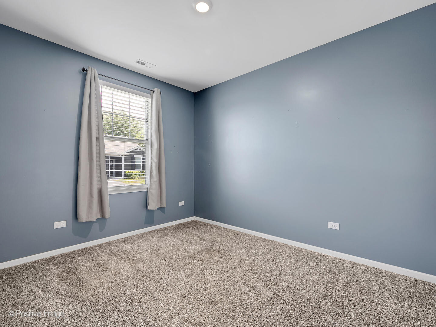 238 Sussex Lane, North Aurora, IL 60542