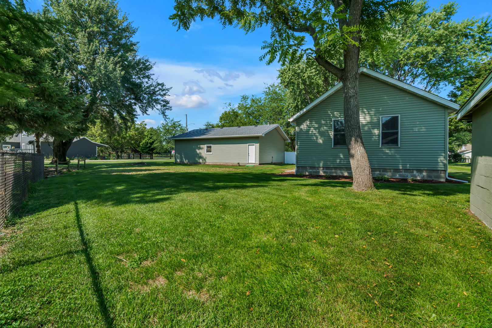75 4th Avenue, South Wilmington, IL 60474
