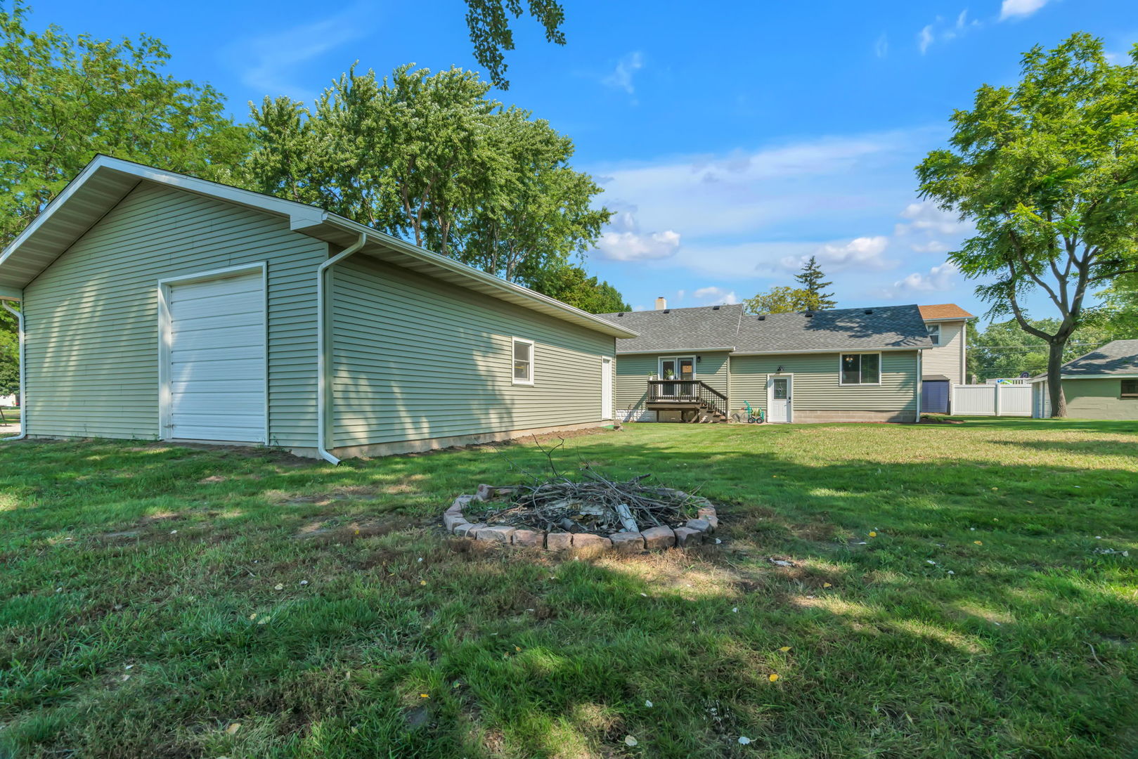 75 4th Avenue, South Wilmington, IL 60474