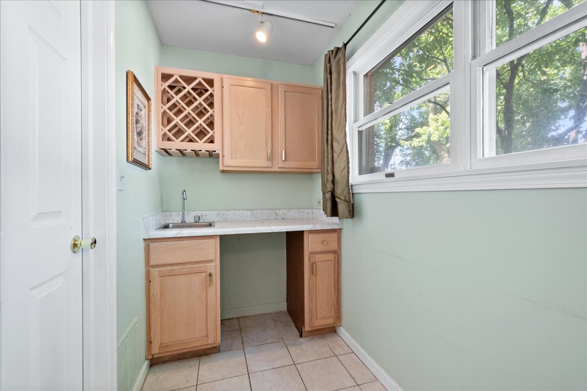5332 Fairview Lane, Skokie, IL 60077
