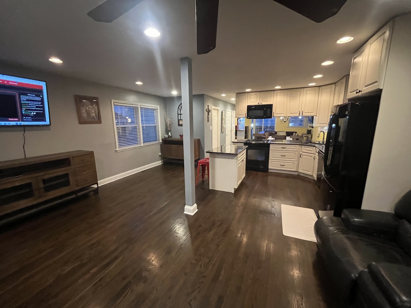 10639 S Whipple Street, Chicago, IL 60655