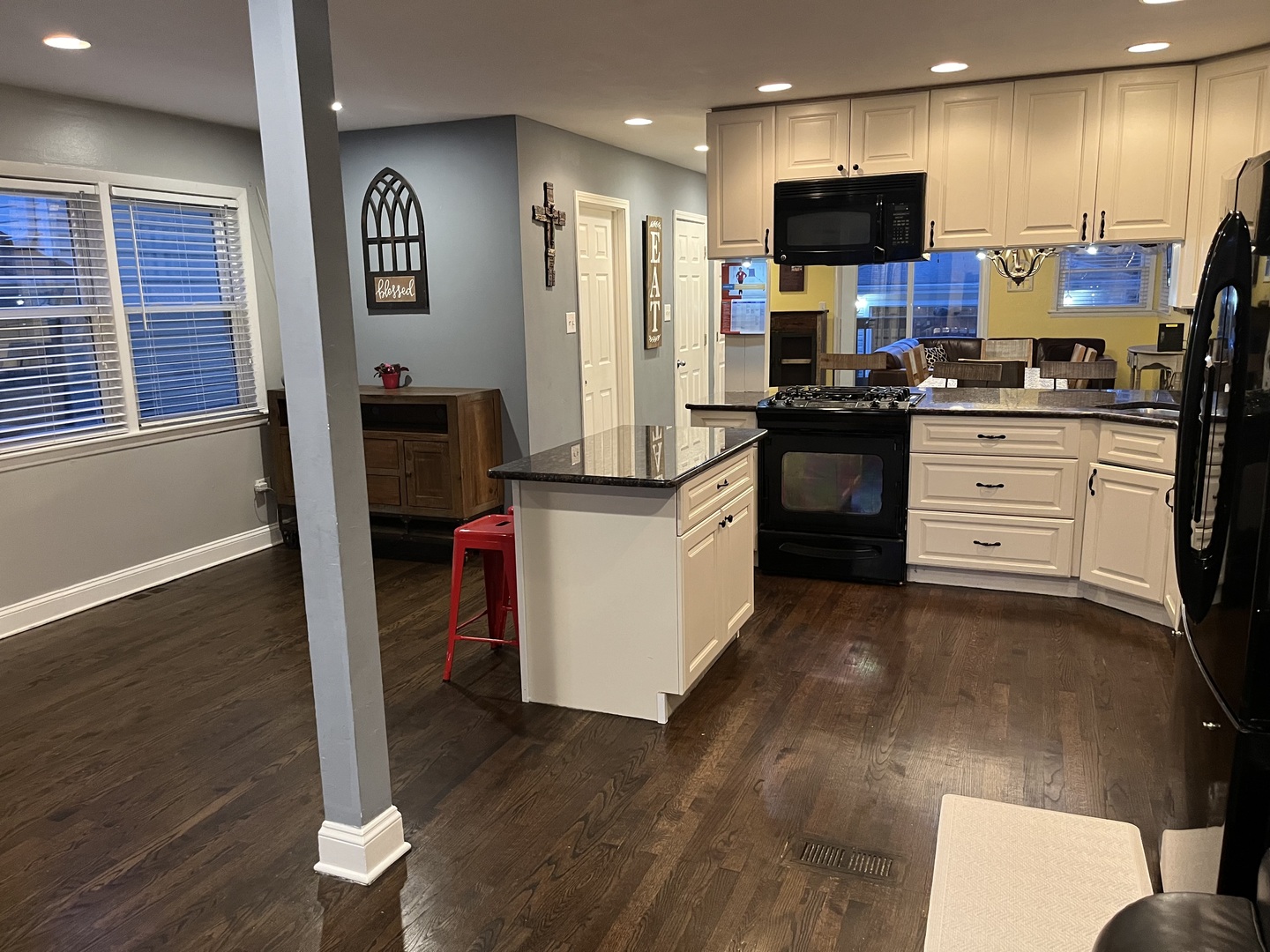 10639 S Whipple Street, Chicago, IL 60655