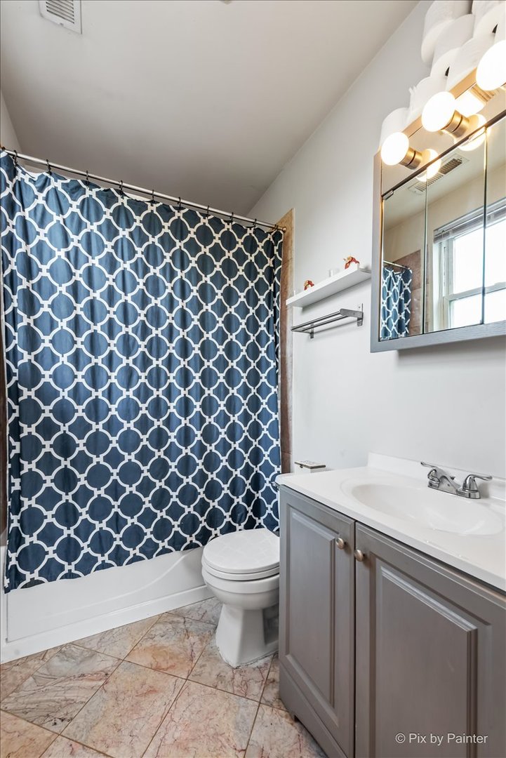 1640 N Whipple Street #3, Chicago, IL 60647