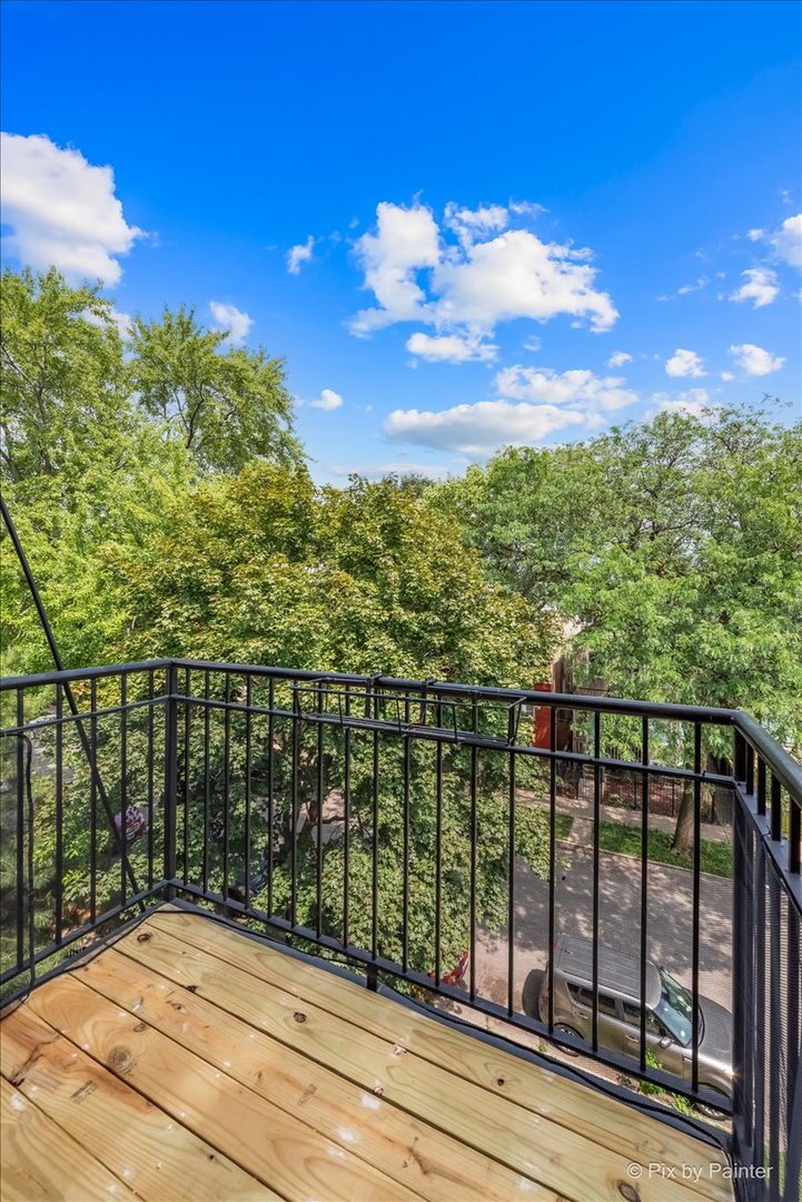 1640 N Whipple Street #3, Chicago, IL 60647