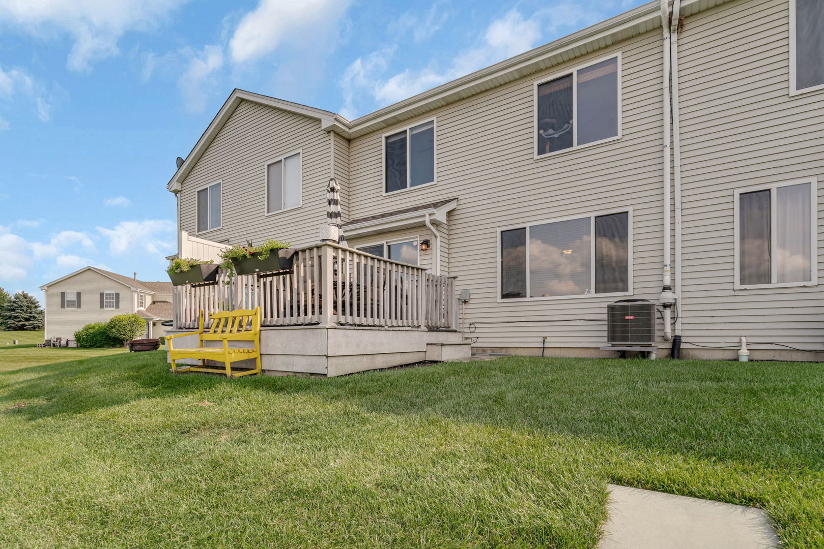 616 Chestnut Ridge Drive, Minooka, IL 60447