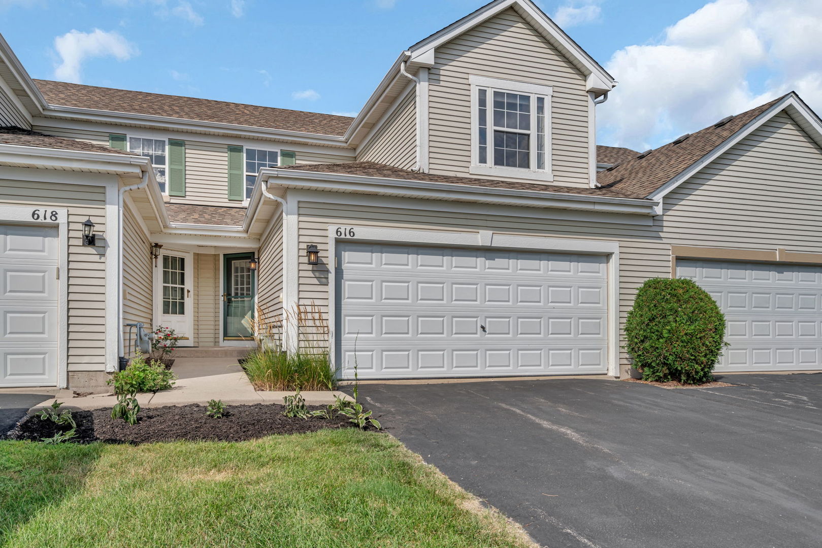 616 Chestnut Ridge Drive, Minooka, IL 60447