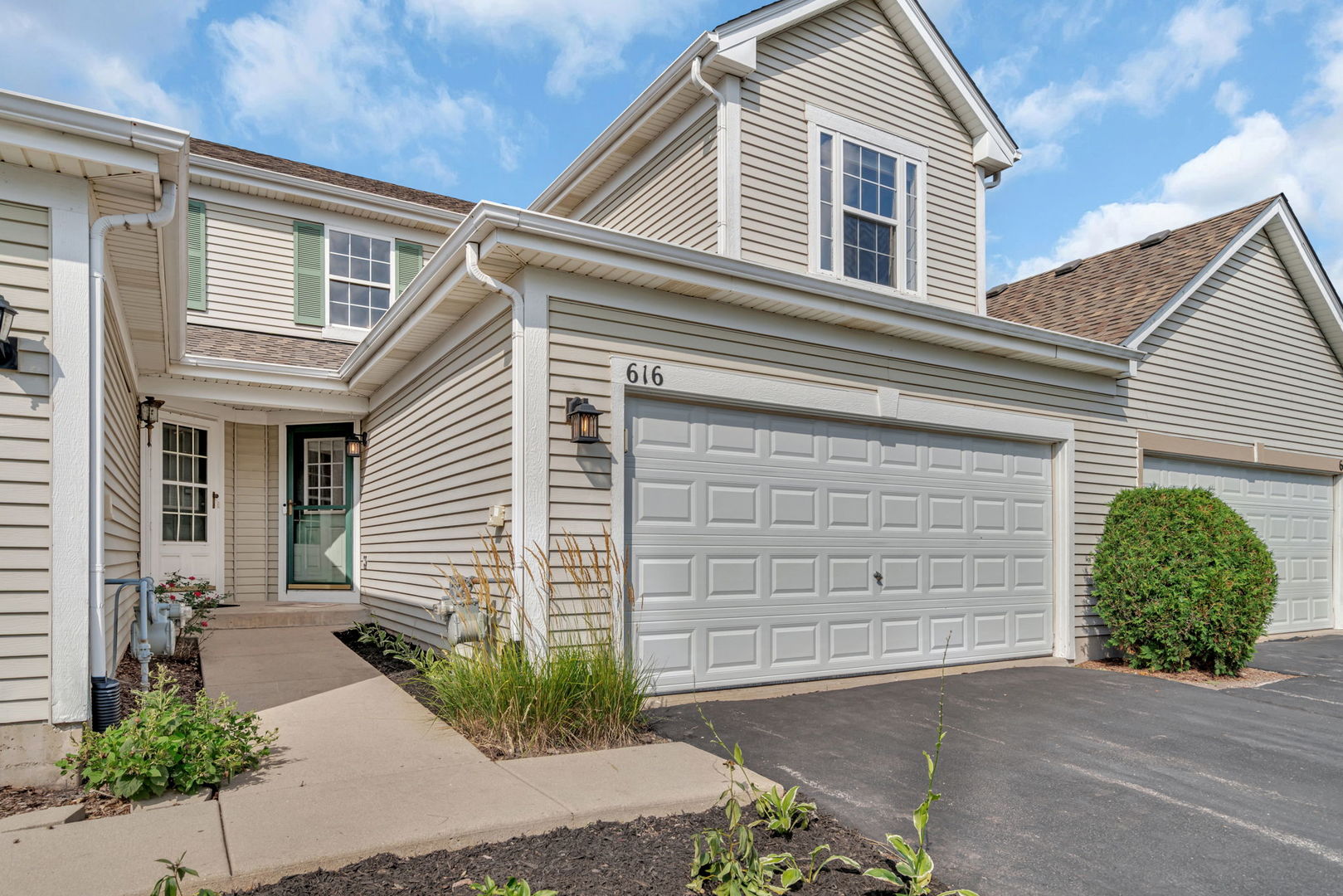 616 Chestnut Ridge Drive, Minooka, IL 60447