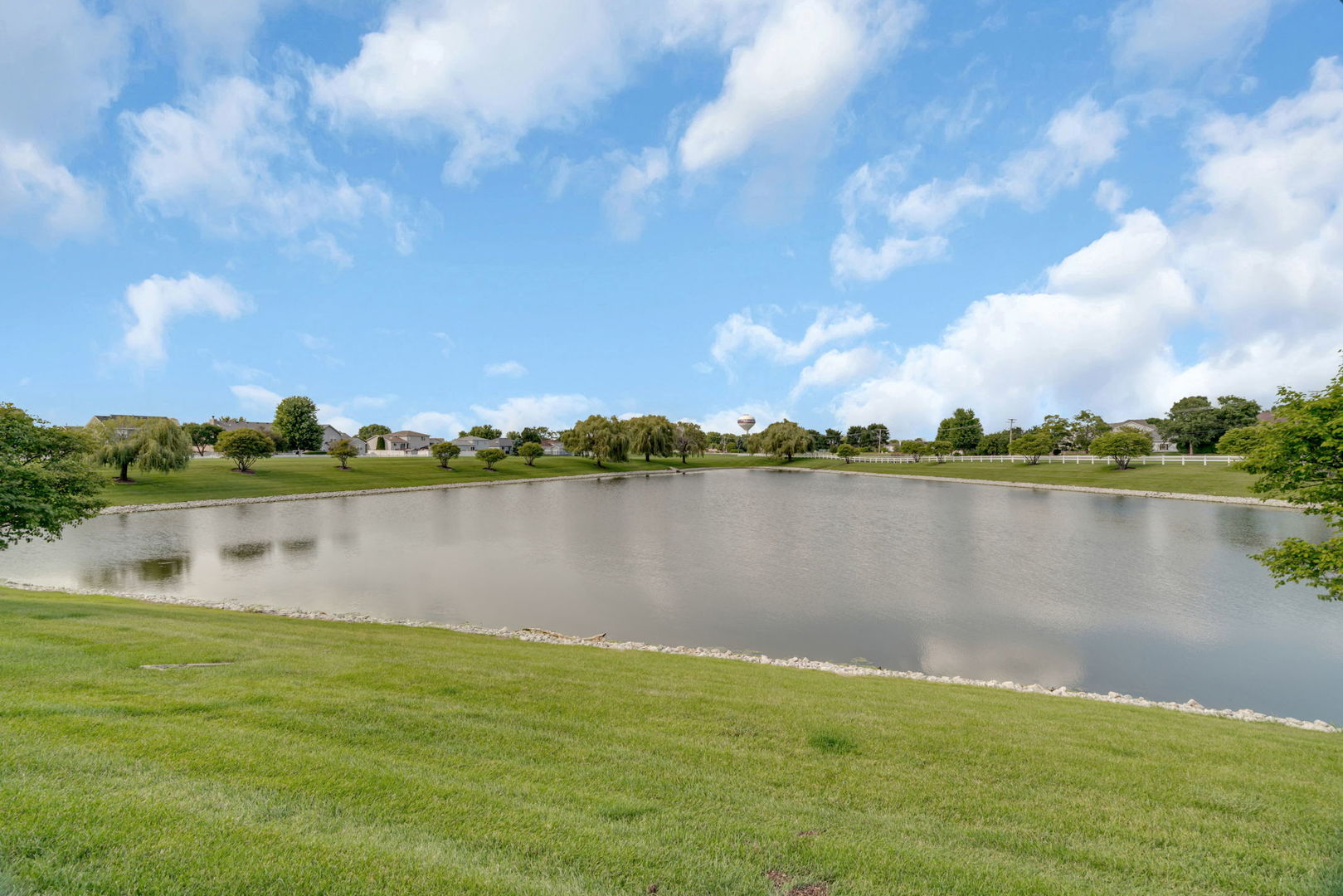 616 Chestnut Ridge Drive, Minooka, IL 60447