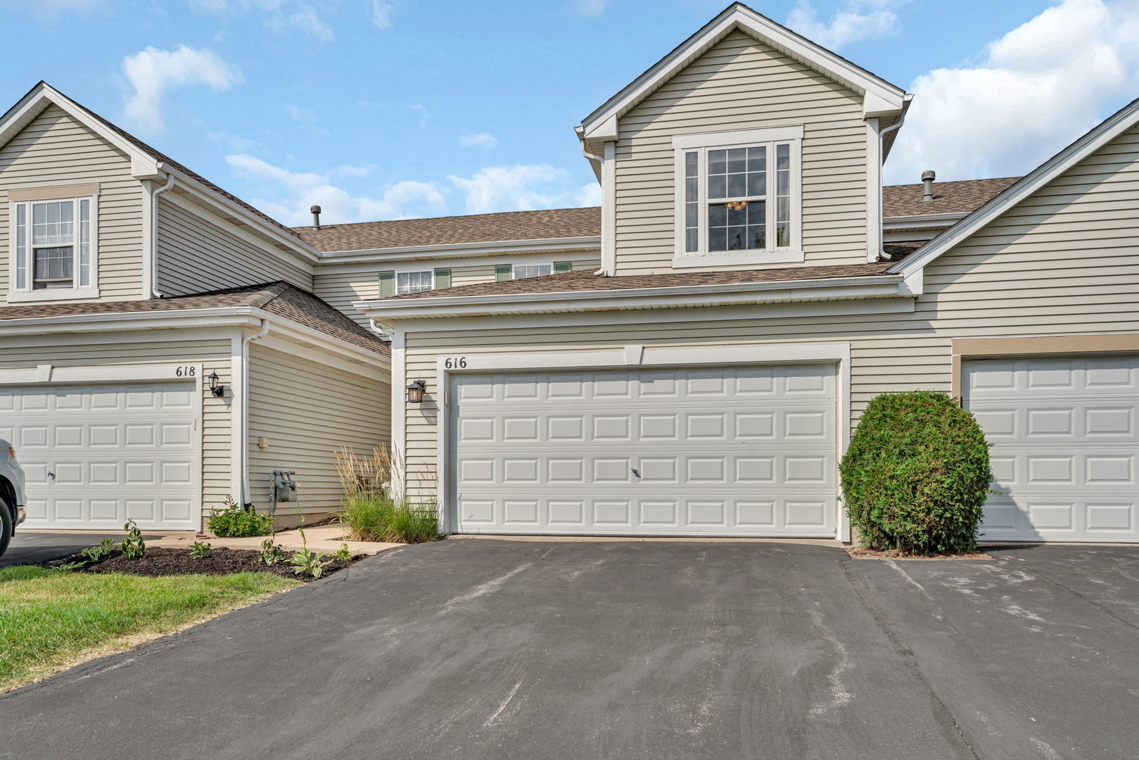 616 Chestnut Ridge Drive, Minooka, IL 60447