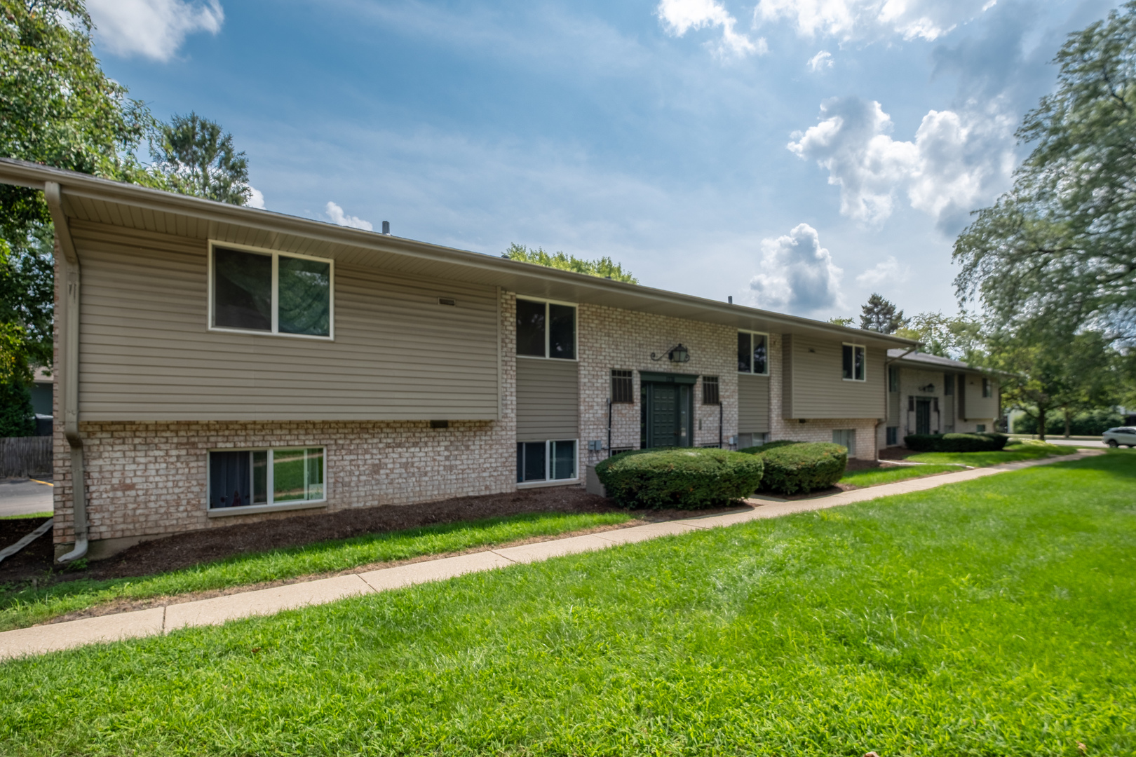 1330-1332 S 14th Street, St. Charles, IL 60174