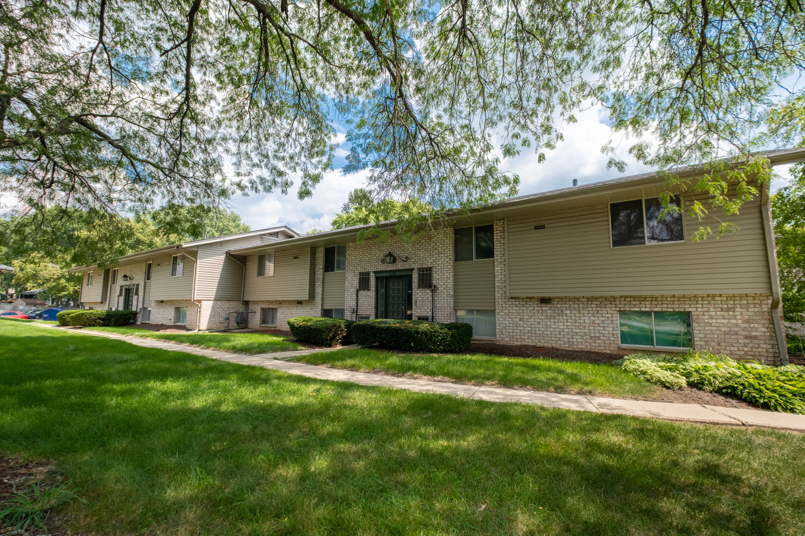 1330-1332 S 14th Street, St. Charles, IL 60174