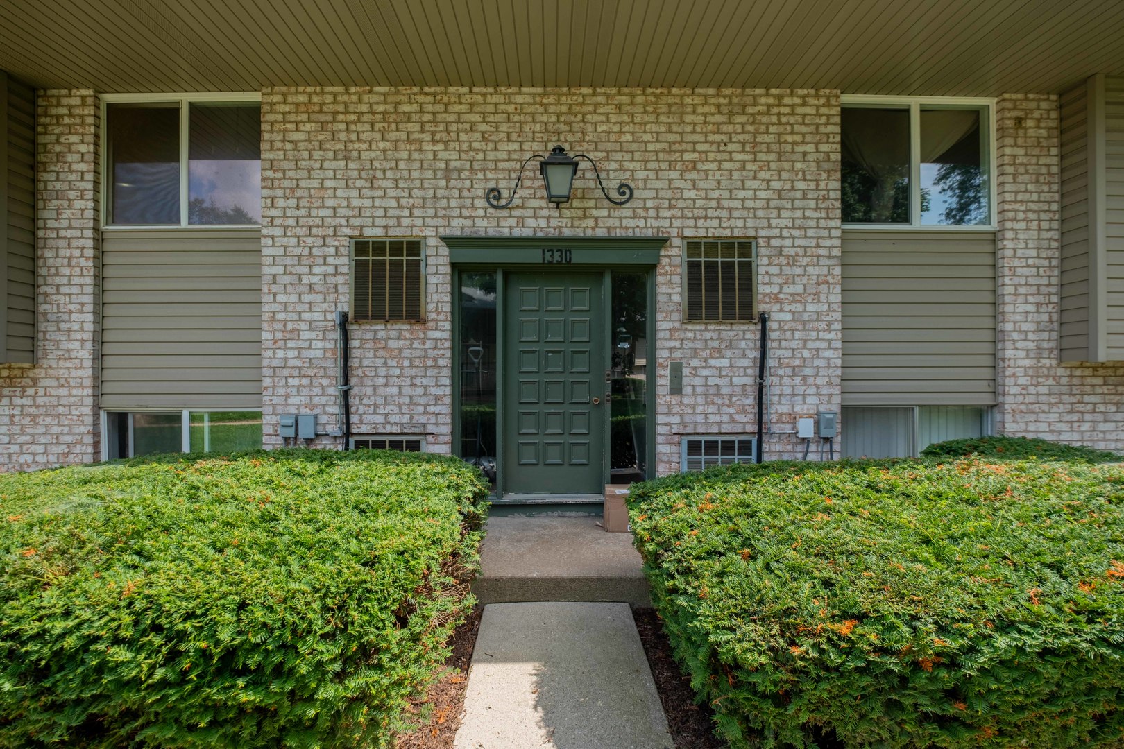 1330-1332 S 14th Street, St. Charles, IL 60174