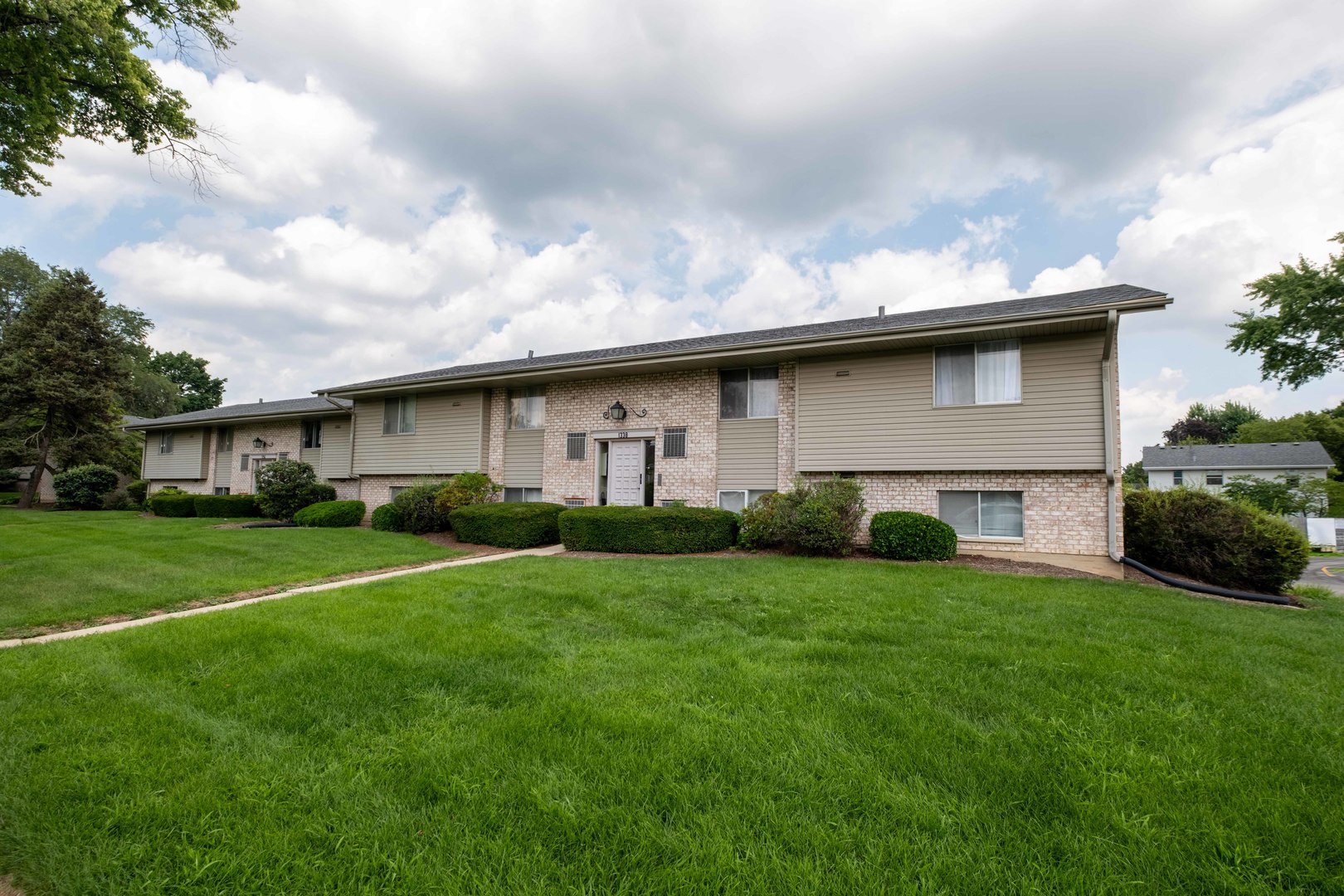 1336-1338 S 14th Street, St. Charles, IL 60174