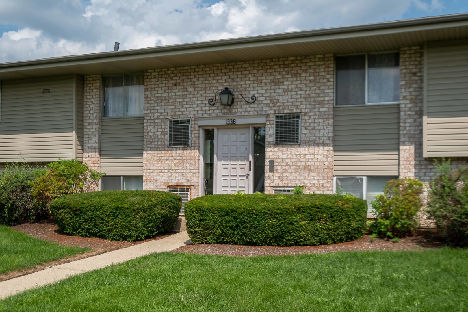 1336-1338 S 14th Street, St. Charles, IL 60174