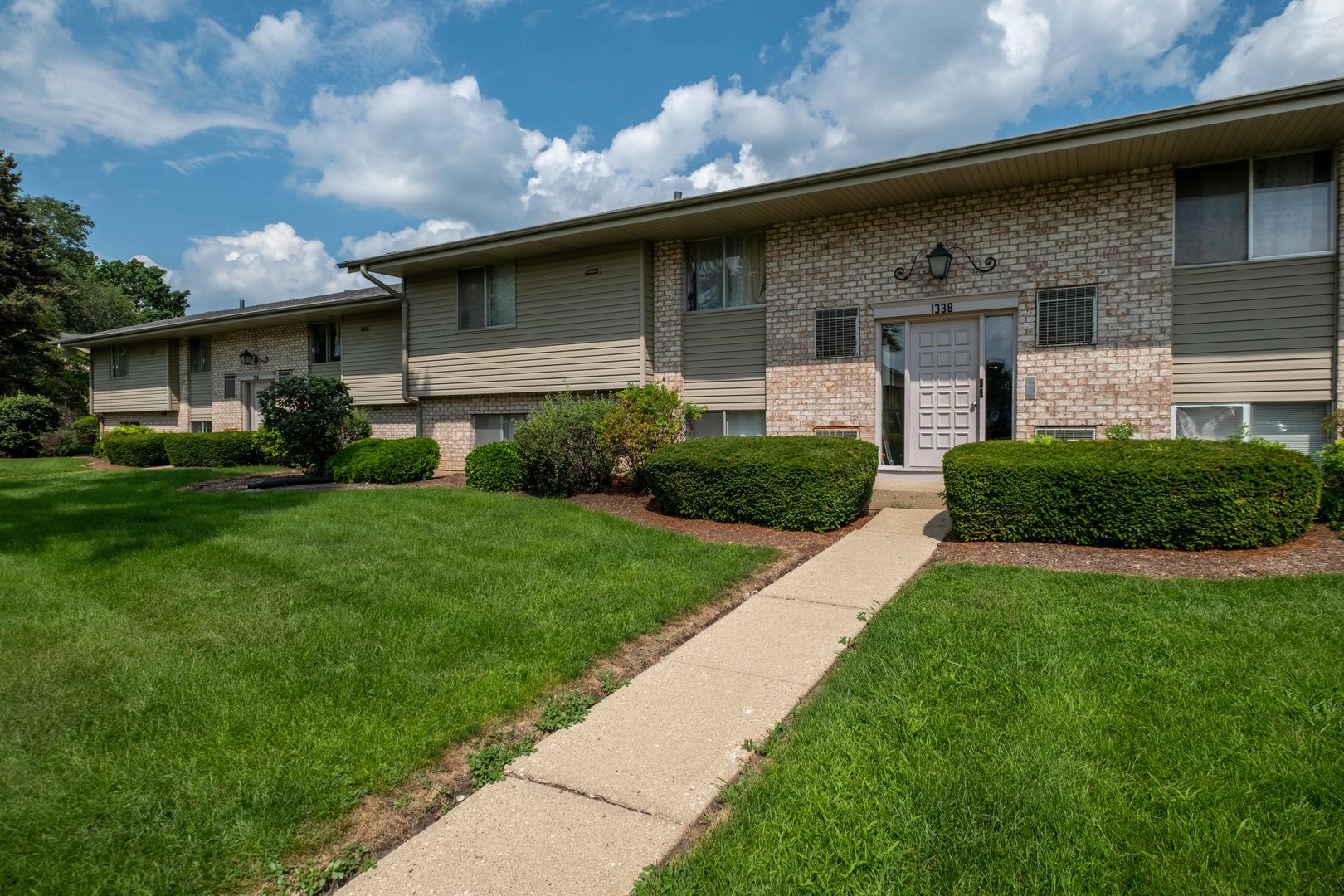 1336-1338 S 14th Street, St. Charles, IL 60174
