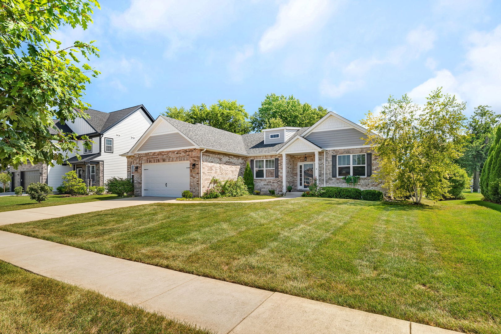 21021 Lakewoods Lane, Shorewood, IL 60404