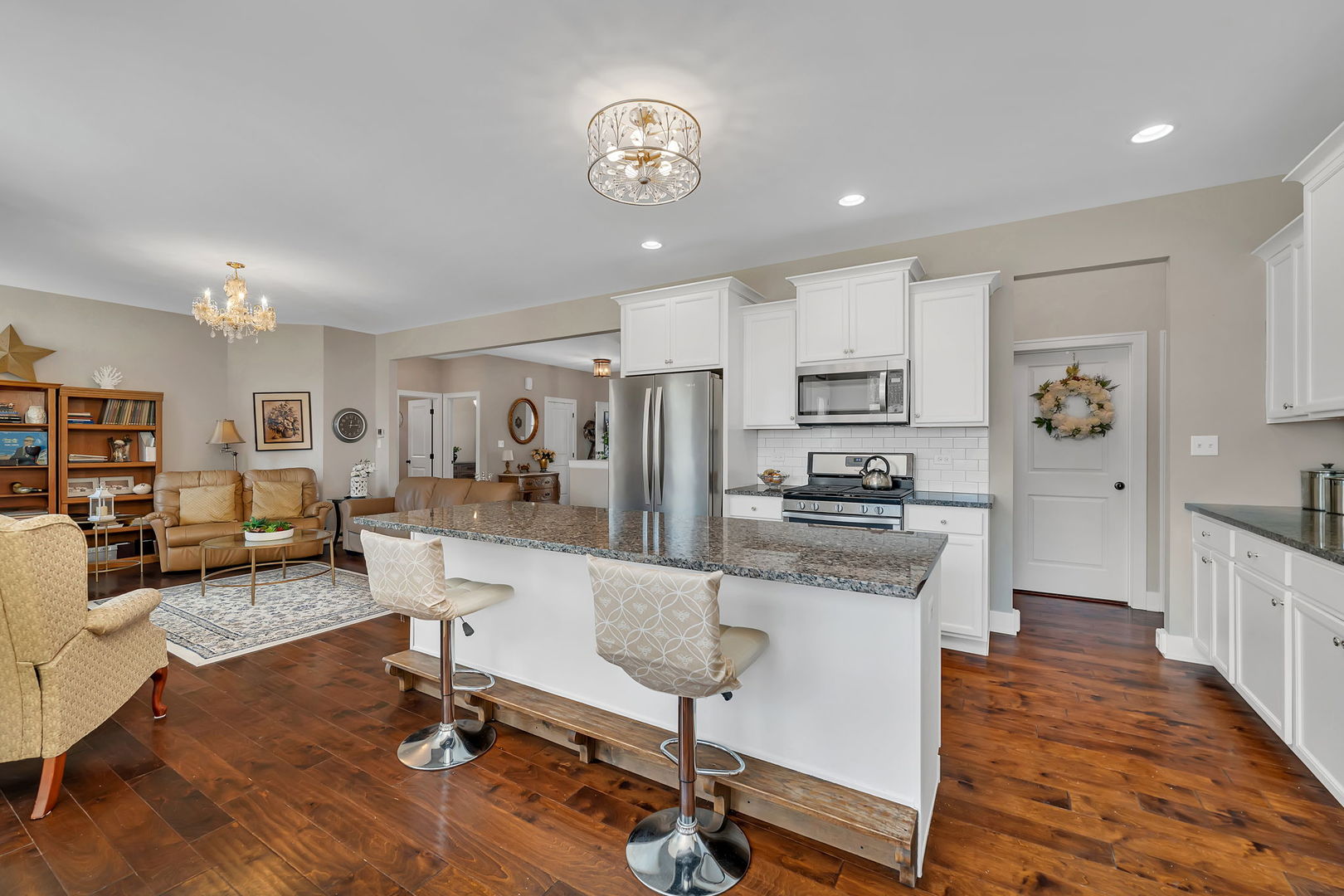 21021 Lakewoods Lane, Shorewood, IL 60404