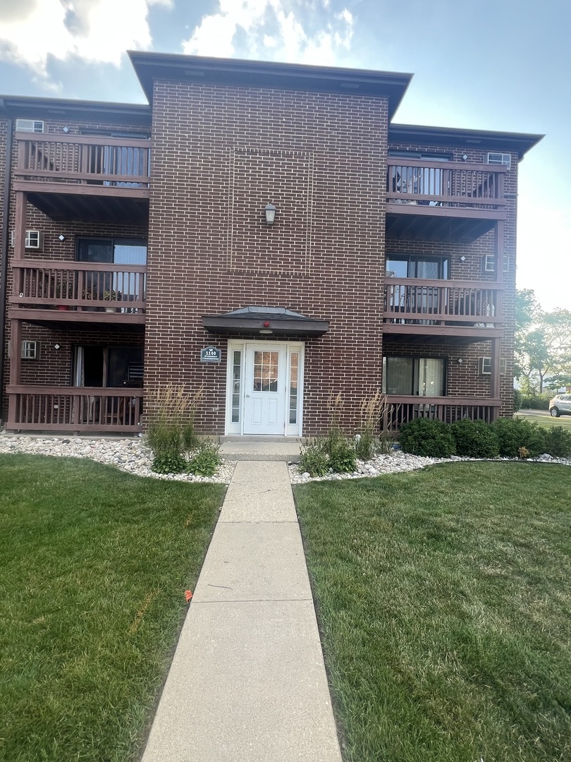 1140 Cedar Street #1B, Glendale Heights, IL 60139