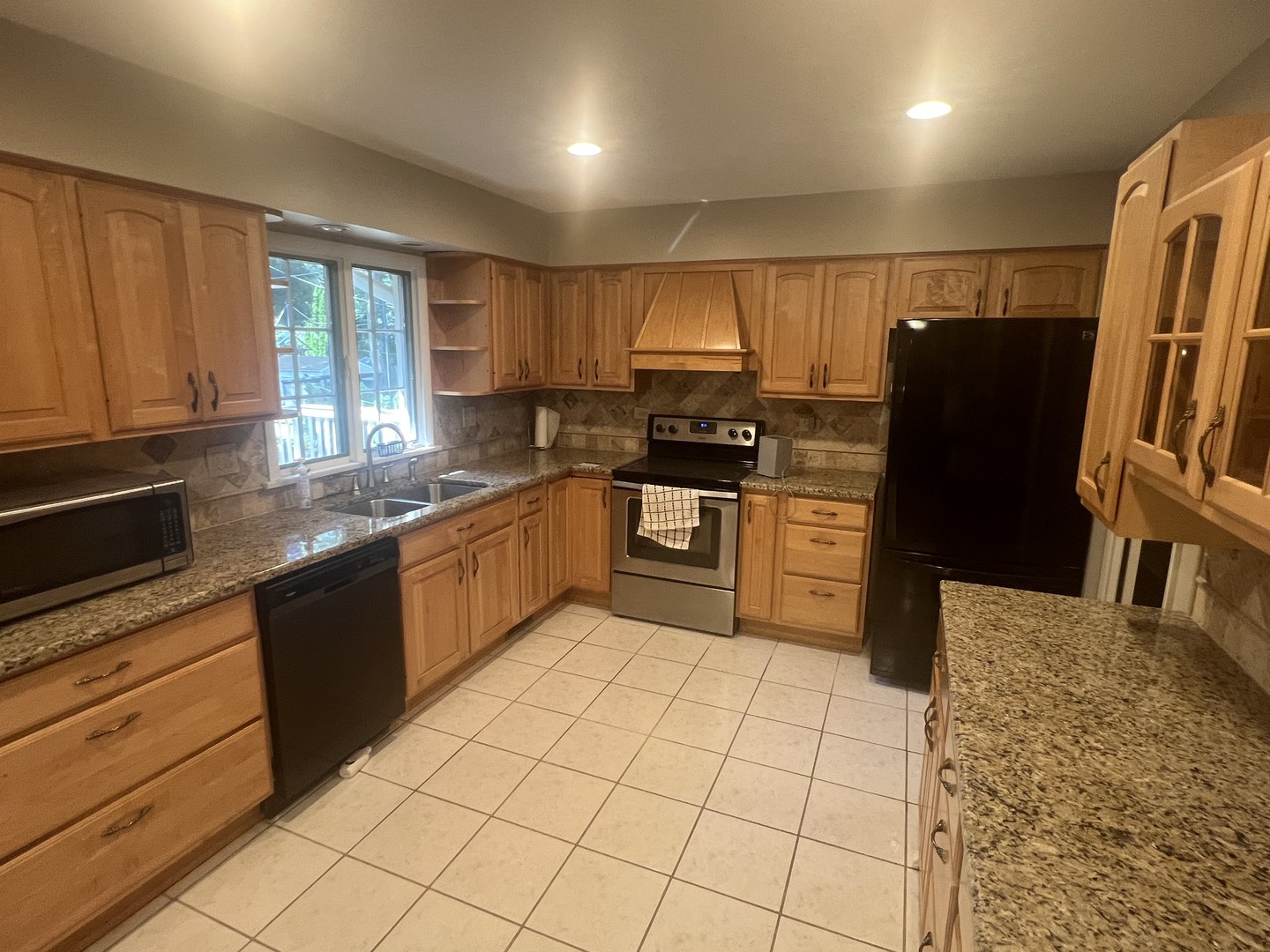 204 Basswood Drive, Naperville, IL 60540