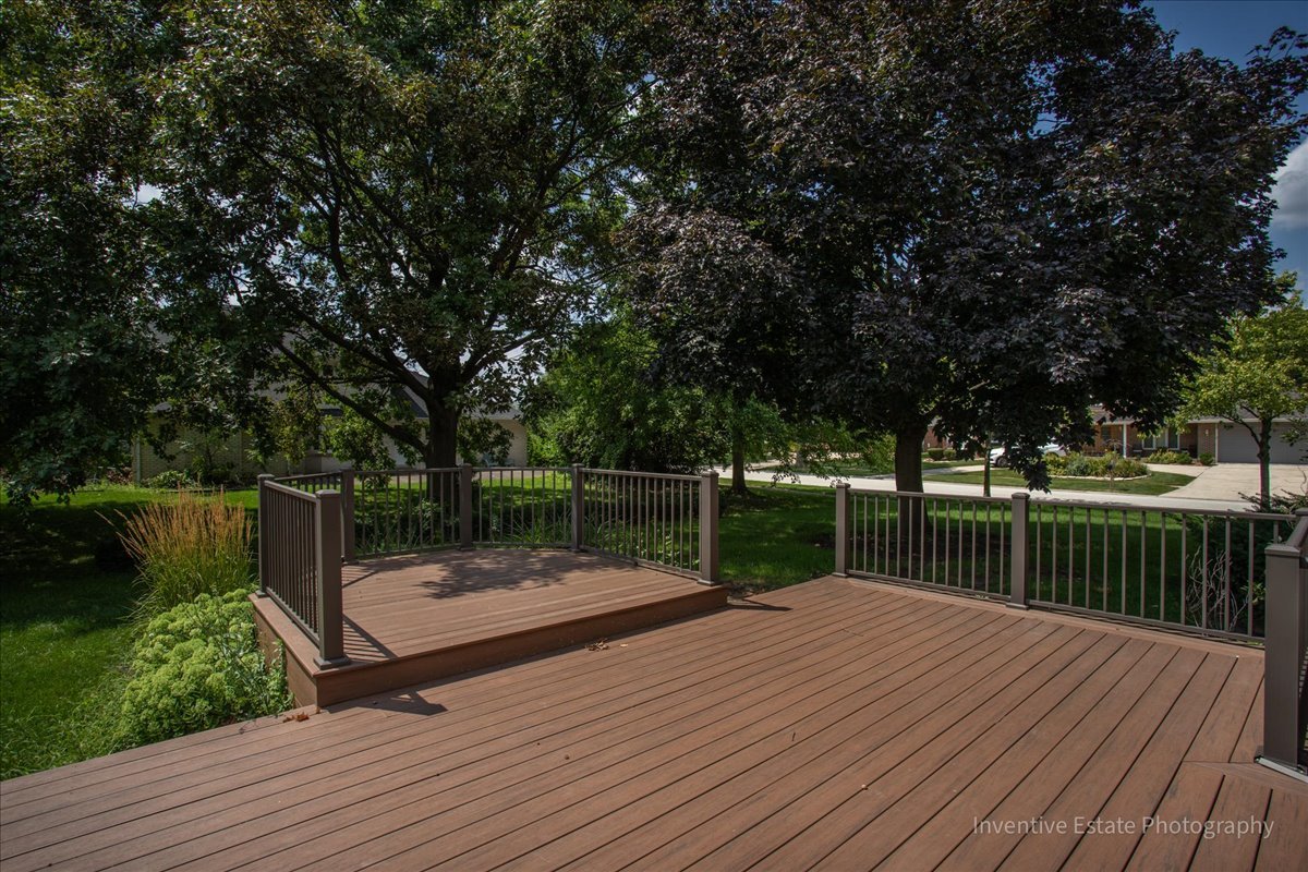 6710 Wedgewood Lane, Willowbrook, IL 60527