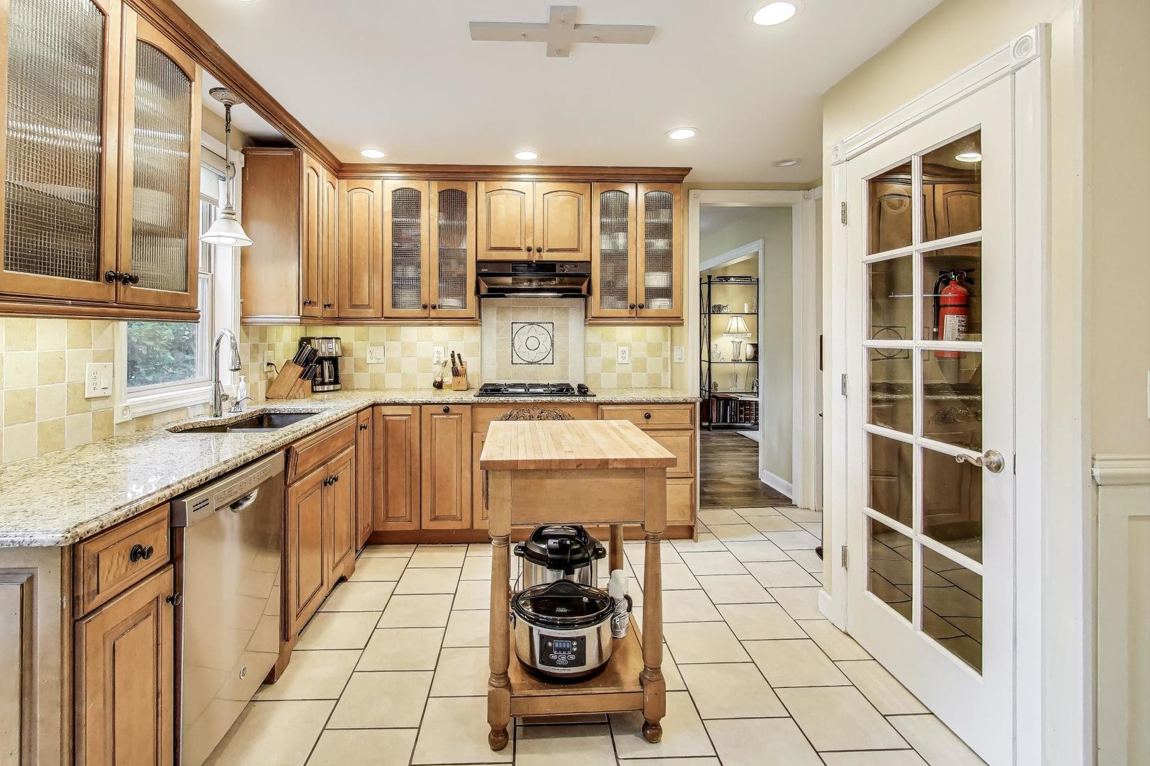 28W409 Leverenz Road, Naperville, IL 60564